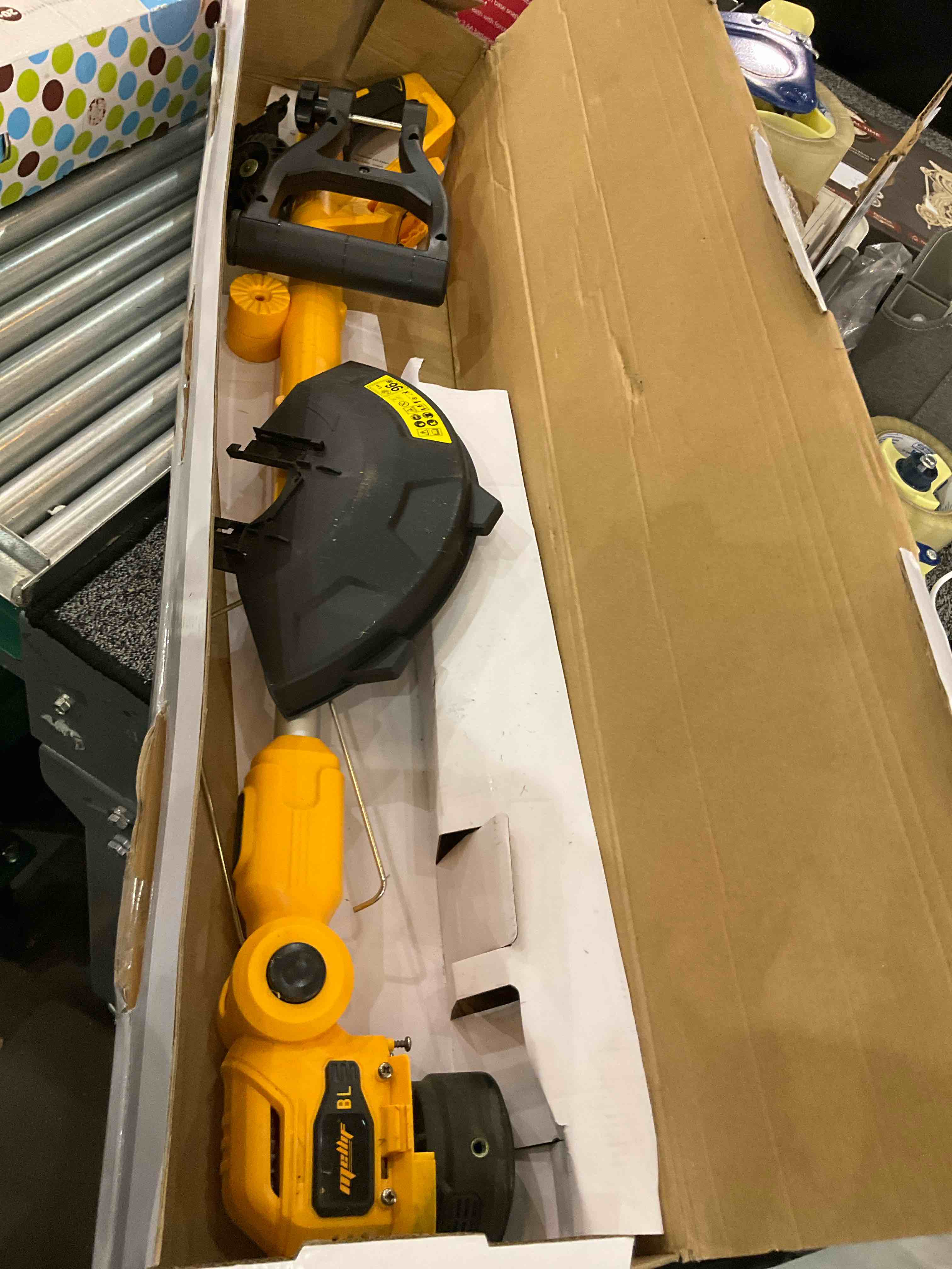 https://s3.amazonaws.com/lotting-images-prod/BargainHunt/EXS01081440_1708533553871.jpeg
