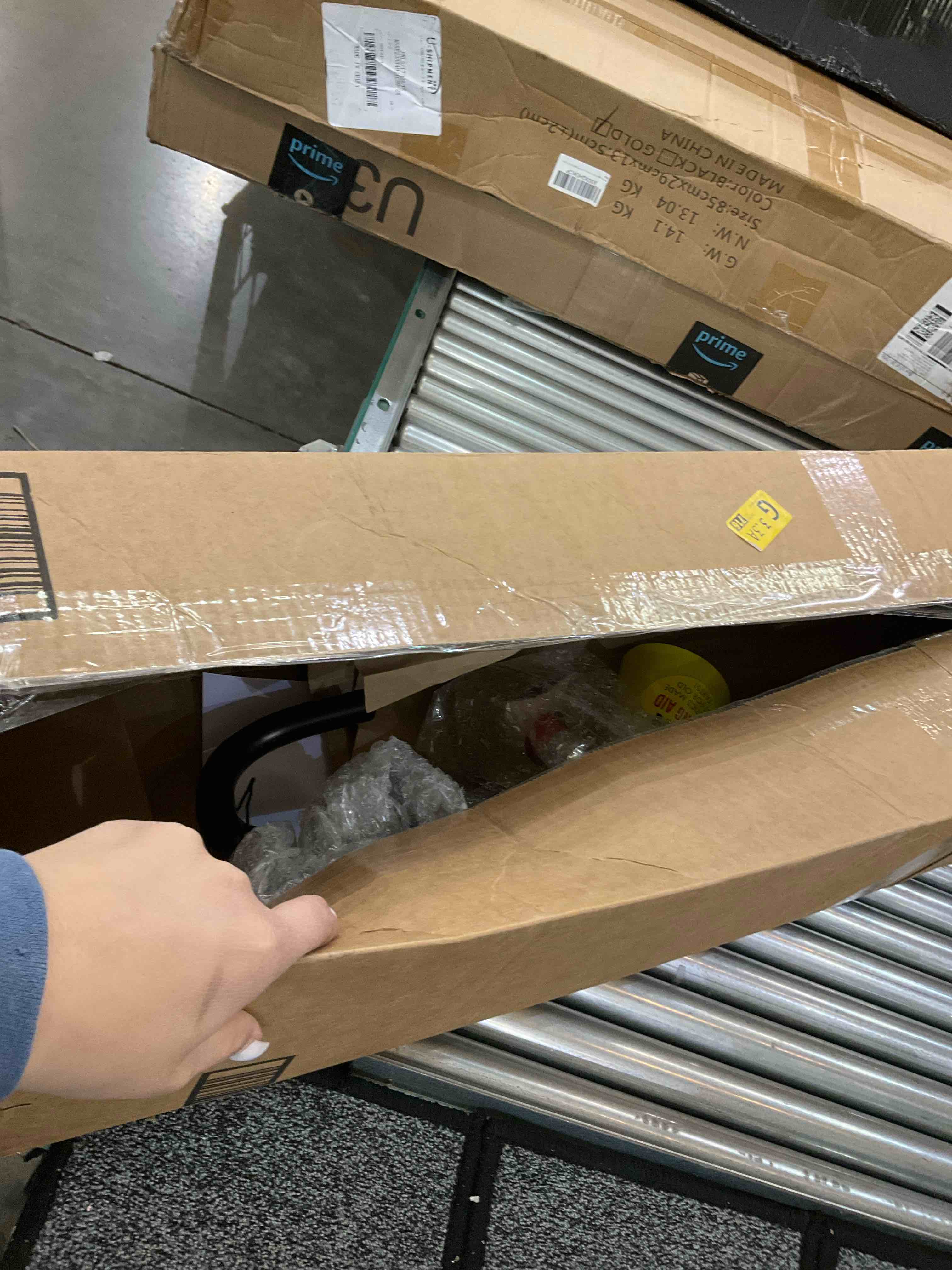 https://s3.amazonaws.com/lotting-images-prod/BargainHunt/EXS01081450_1708538502633.jpeg