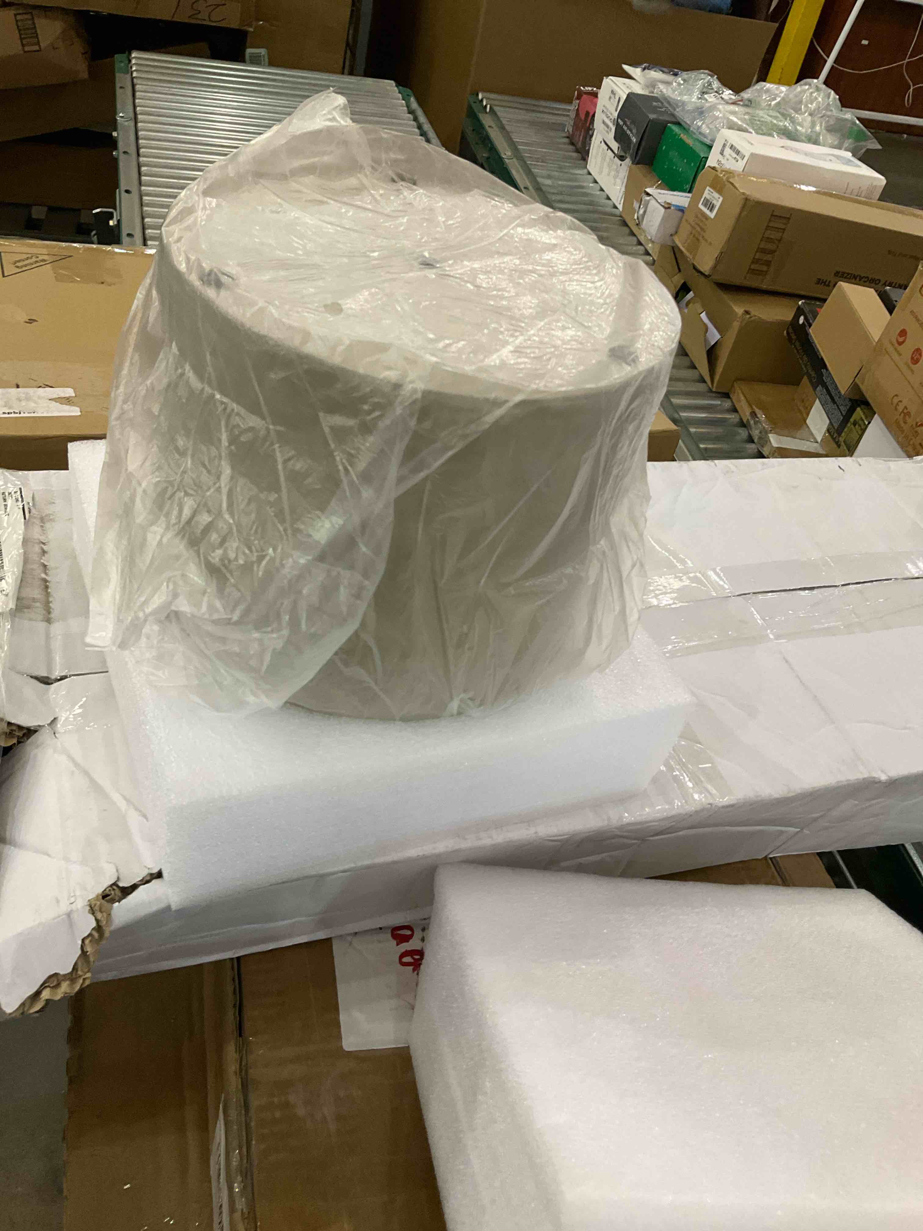 https://s3.amazonaws.com/lotting-images-prod/BargainHunt/EXS01081458_1708539619455.jpeg