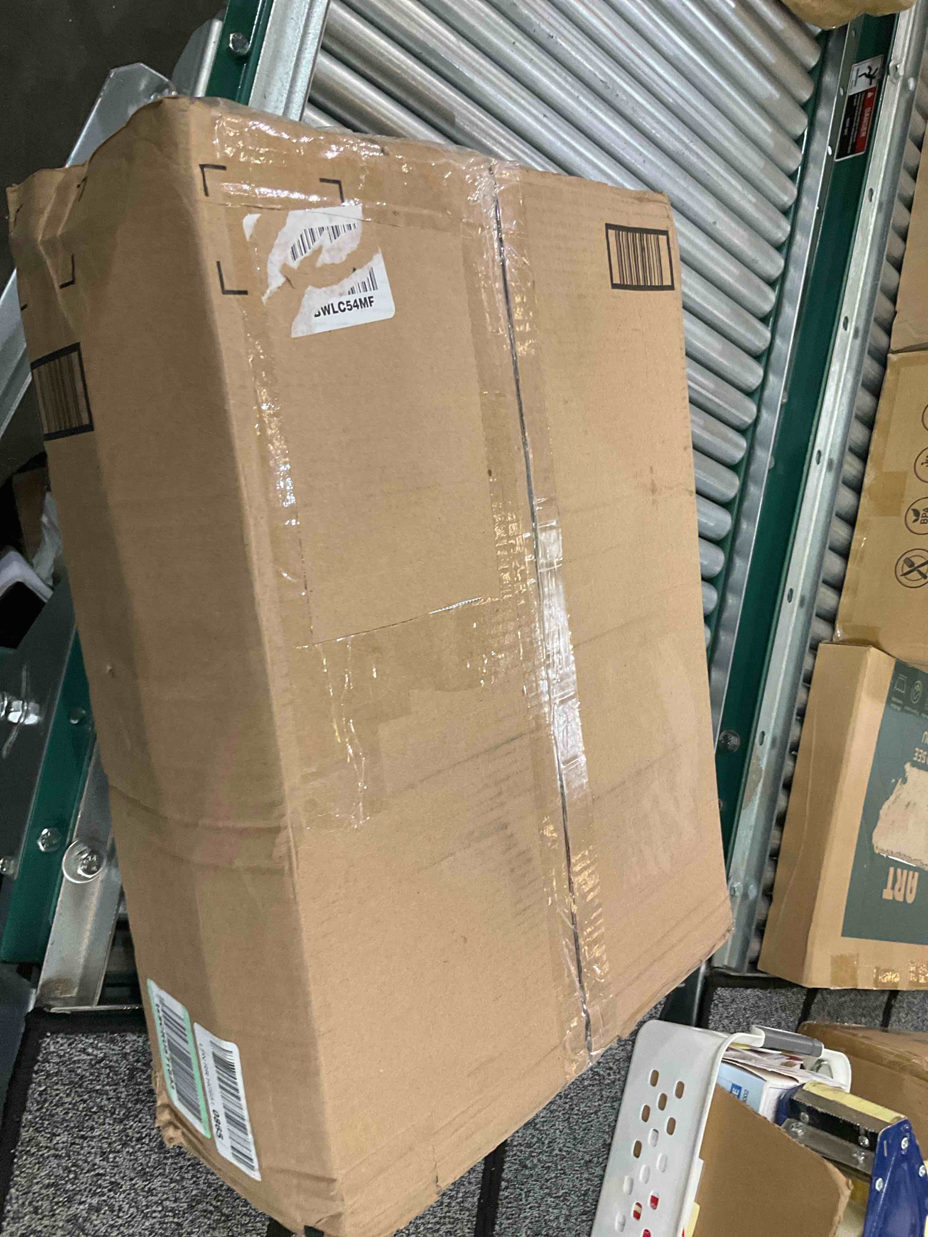 https://s3.amazonaws.com/lotting-images-prod/BargainHunt/EXS01081476_1708544647952.jpeg