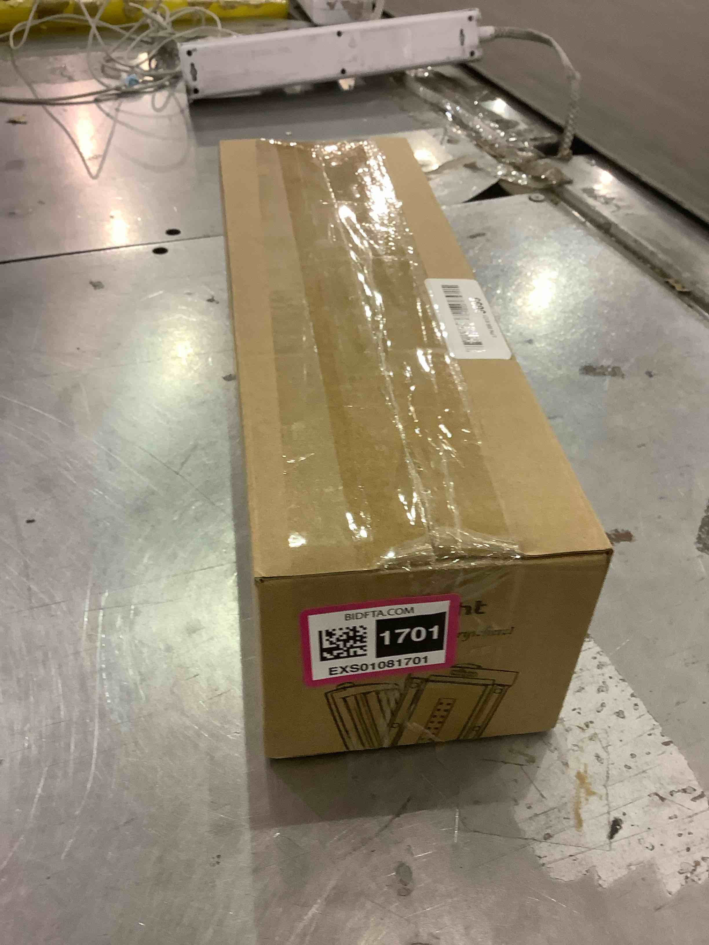 https://s3.amazonaws.com/lotting-images-prod/BargainHunt/EXS01081701_1709559732854.jpeg