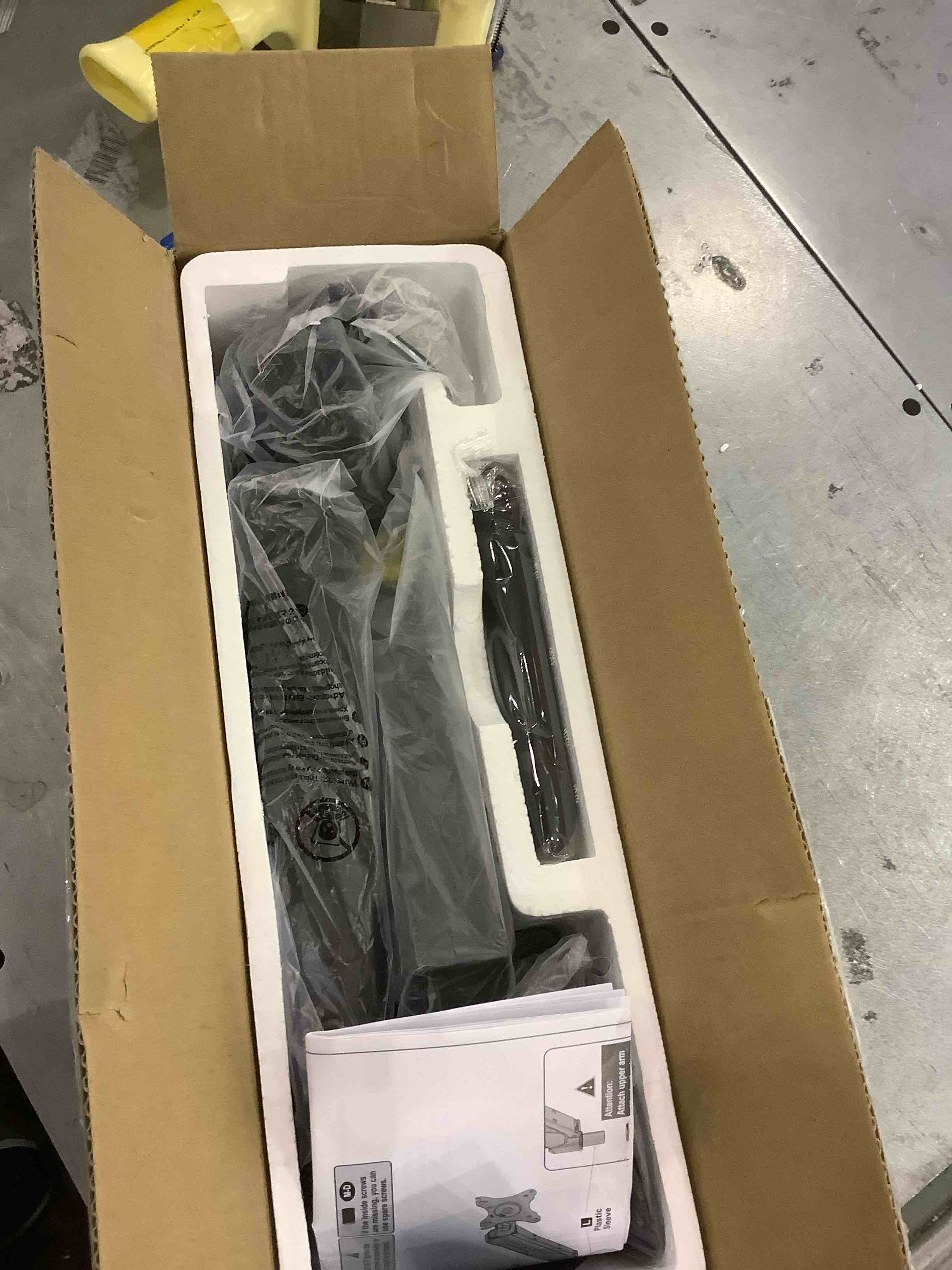 https://s3.amazonaws.com/lotting-images-prod/BargainHunt/EXS01081704_1709559952789.jpeg