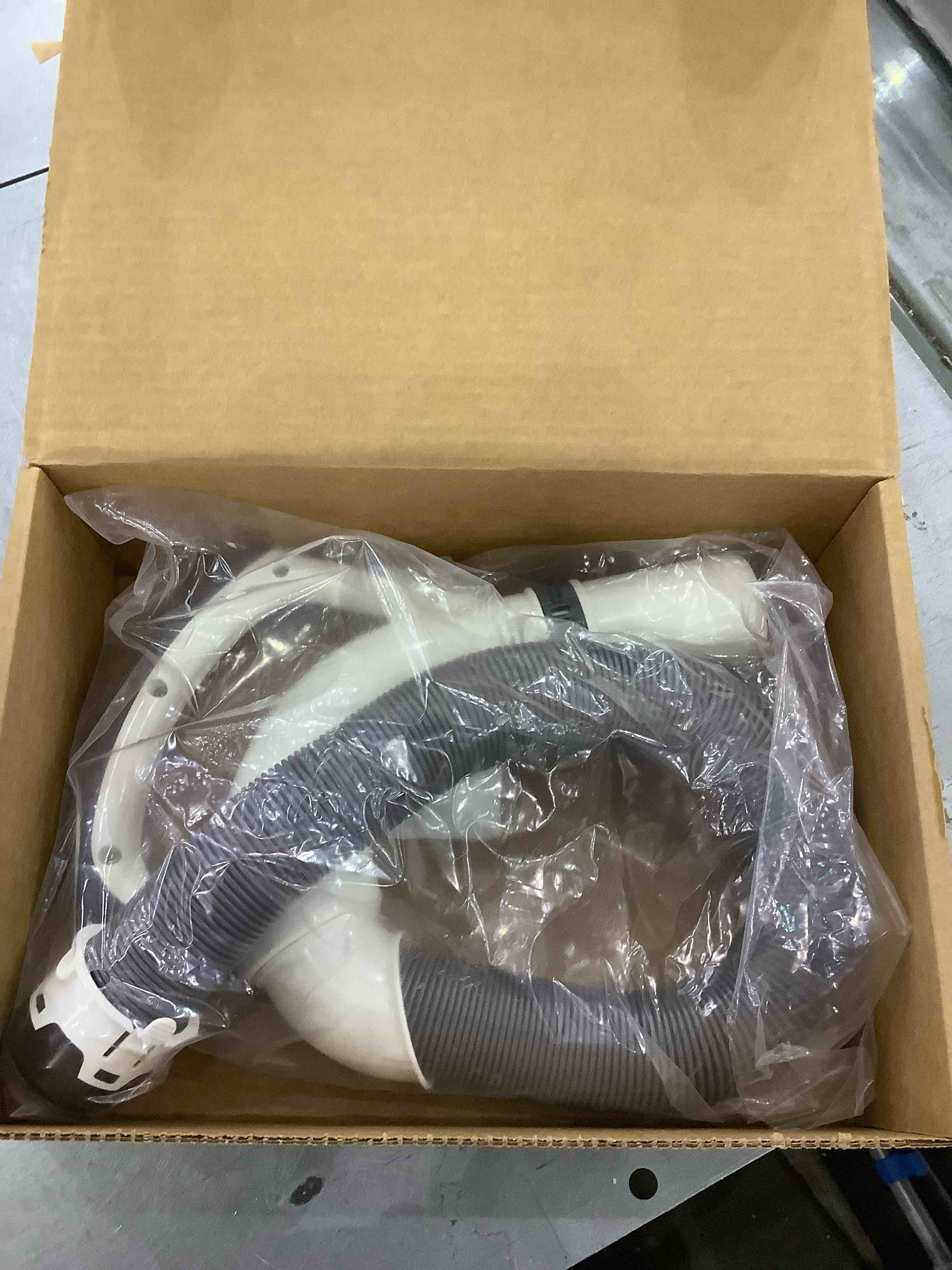 https://s3.amazonaws.com/lotting-images-prod/BargainHunt/EXS01081708_1709560269915.jpeg