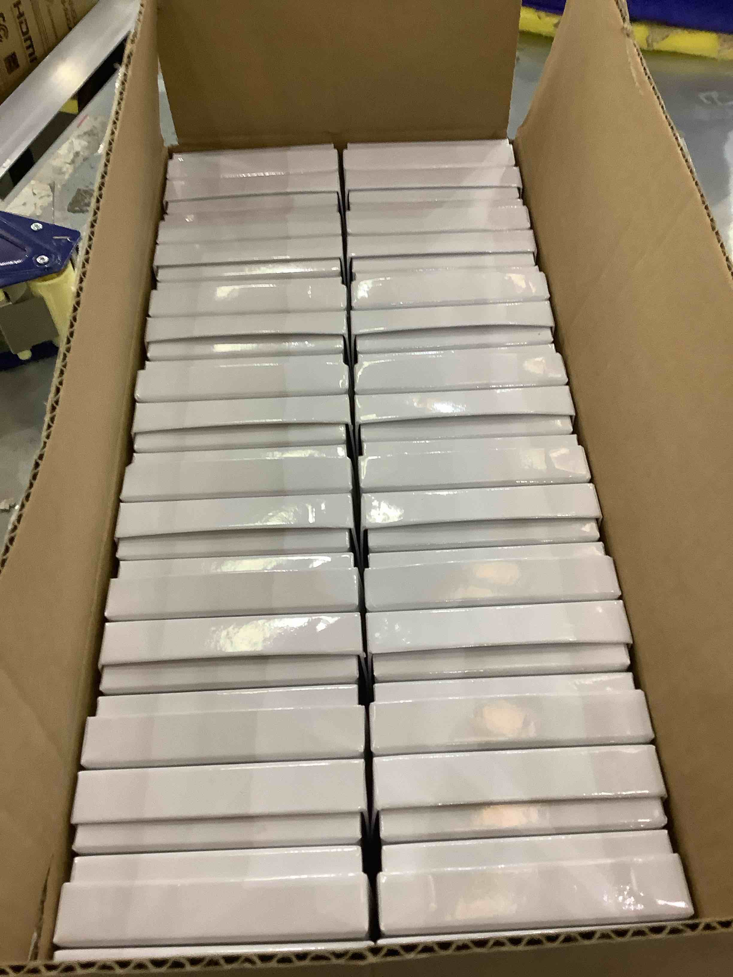 https://s3.amazonaws.com/lotting-images-prod/BargainHunt/EXS01081710_1709562371843.jpeg