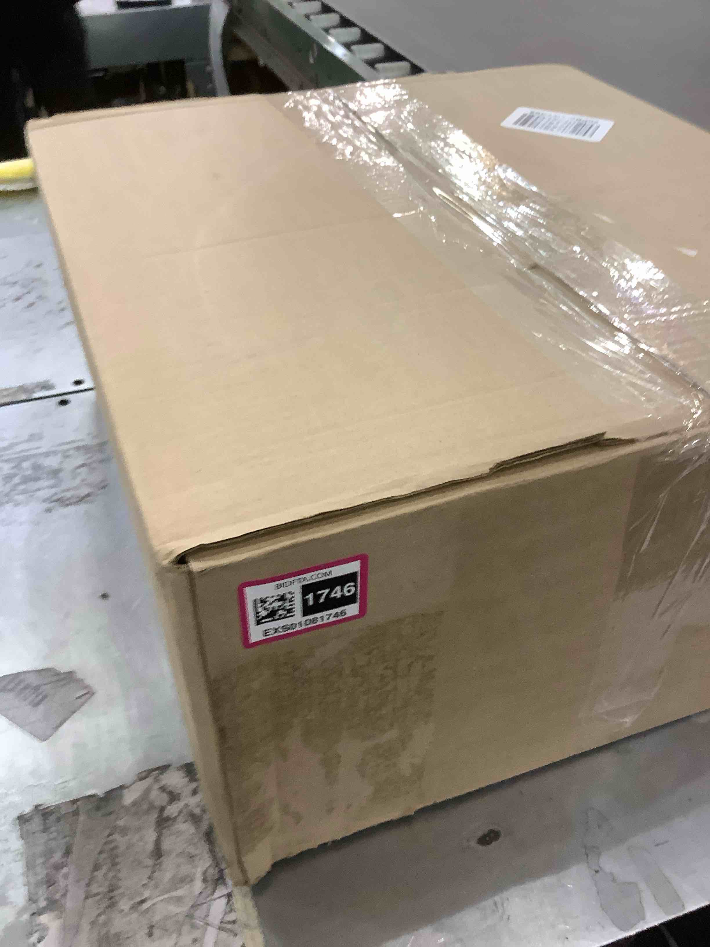 https://s3.amazonaws.com/lotting-images-prod/BargainHunt/EXS01081746_1709565960411.jpeg