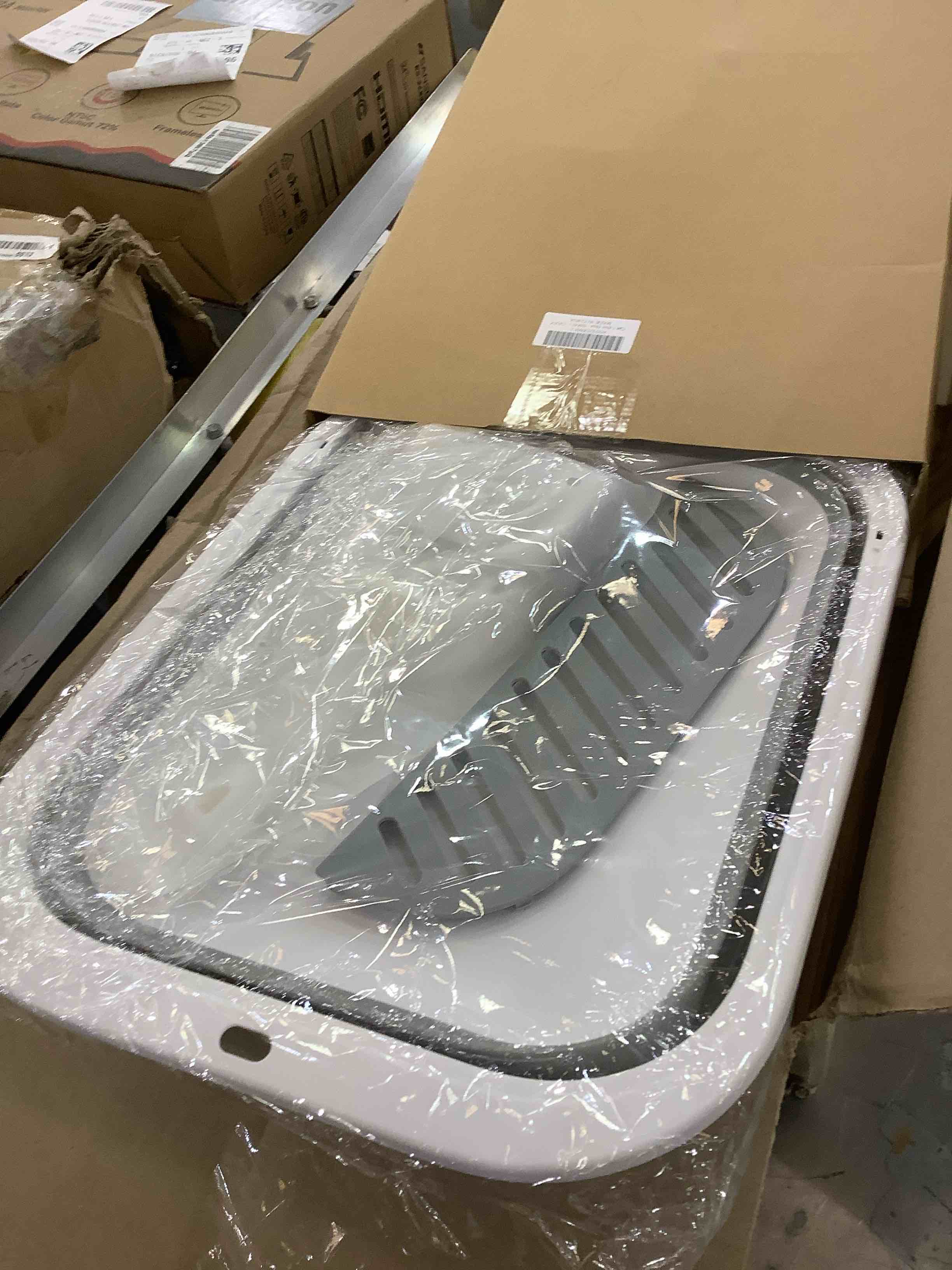 https://s3.amazonaws.com/lotting-images-prod/BargainHunt/EXS01081810_1709575878109.jpeg