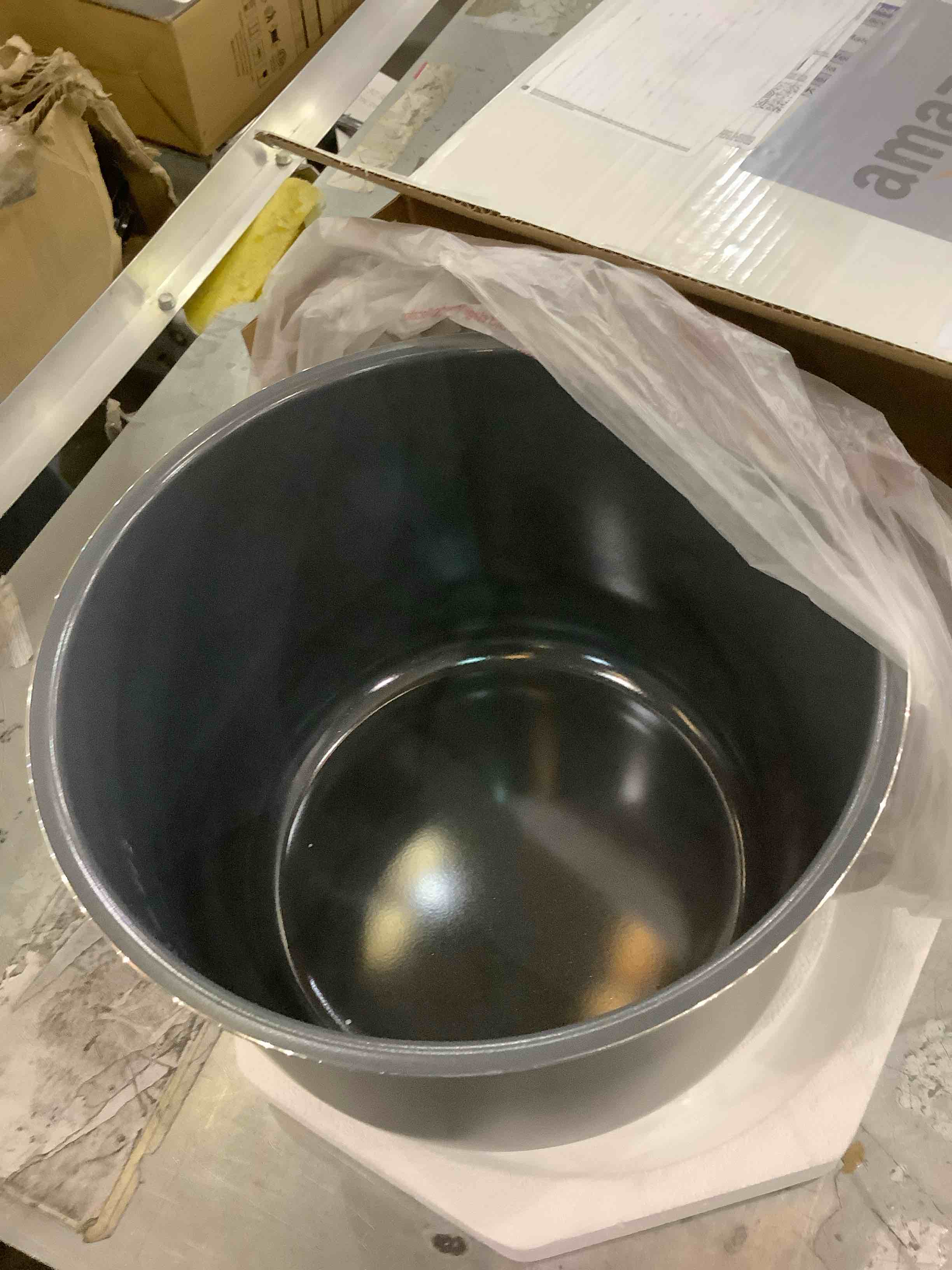 https://s3.amazonaws.com/lotting-images-prod/BargainHunt/EXS01081811_1709575957754.jpeg