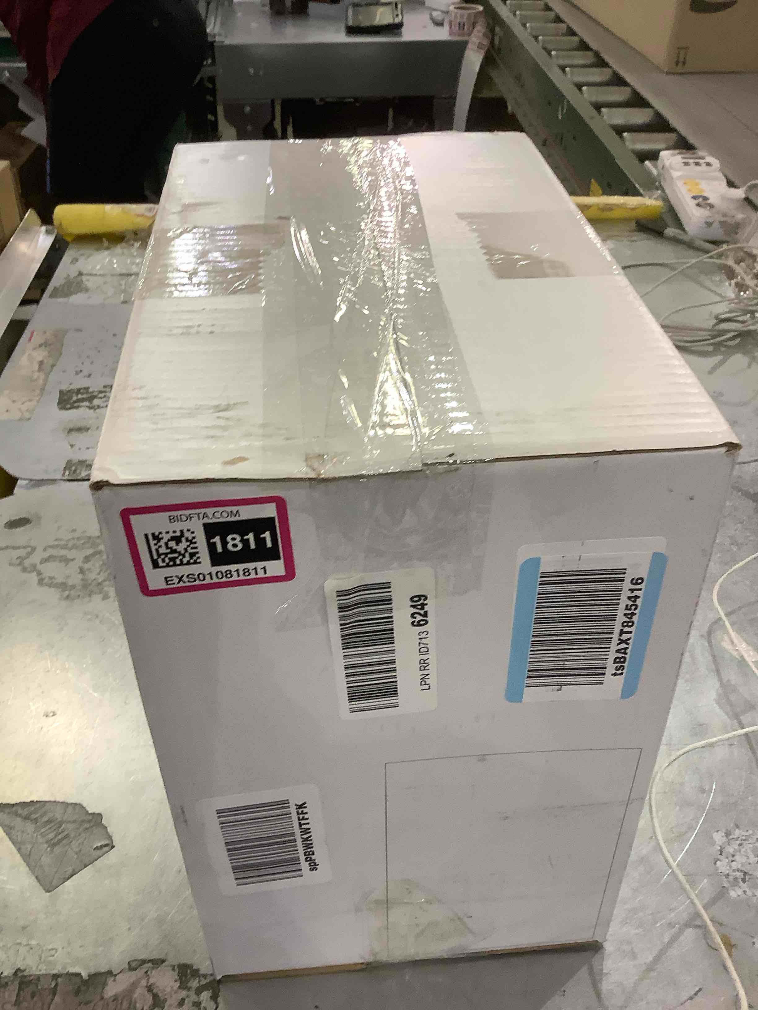 https://s3.amazonaws.com/lotting-images-prod/BargainHunt/EXS01081811_1709575977629.jpeg