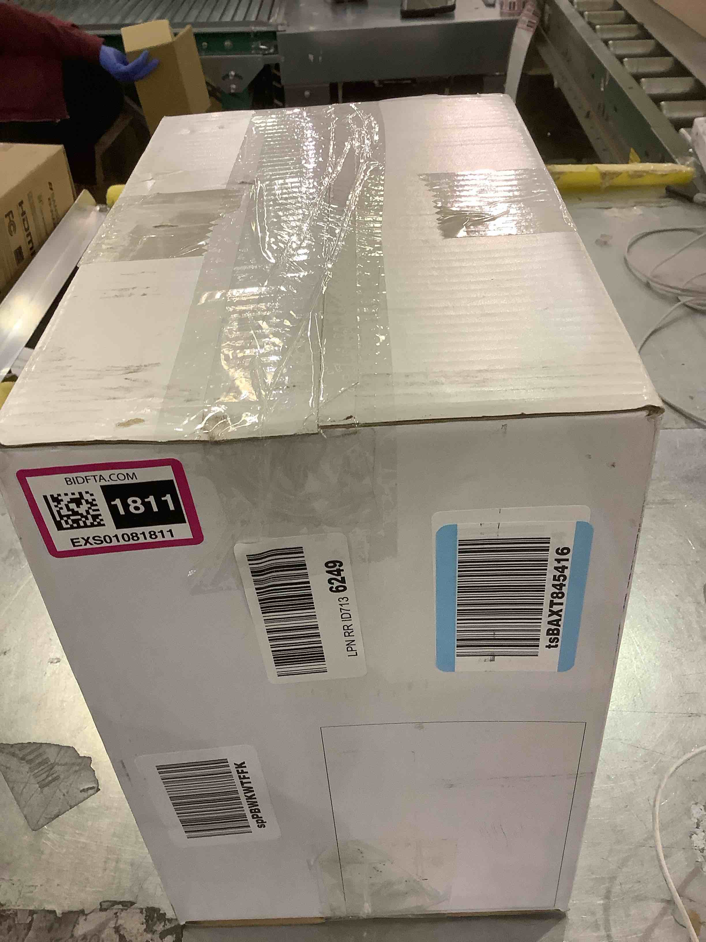 https://s3.amazonaws.com/lotting-images-prod/BargainHunt/EXS01081811_1709575988174.jpeg