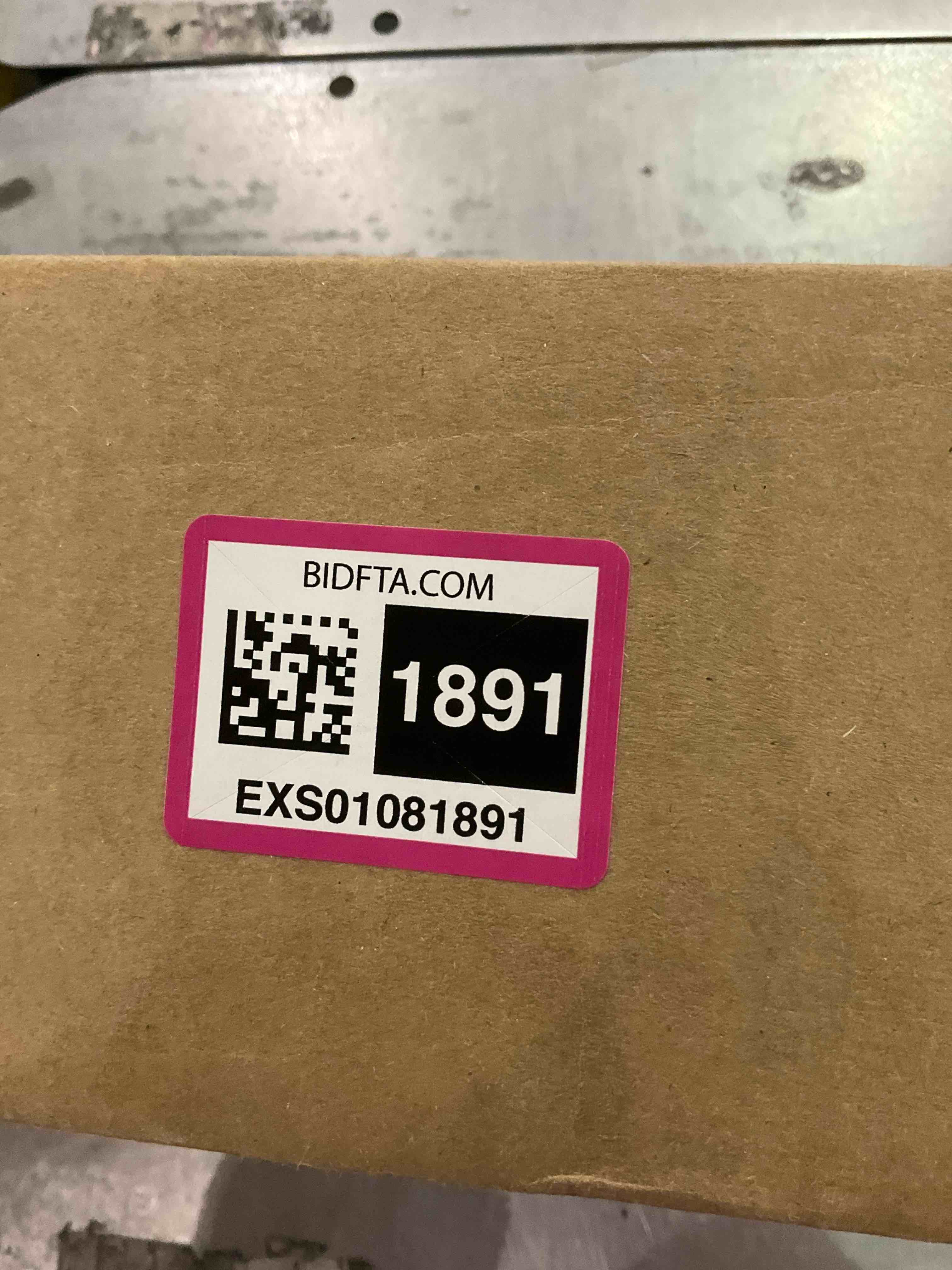 https://s3.amazonaws.com/lotting-images-prod/BargainHunt/EXS01081891_1709645234350.jpeg
