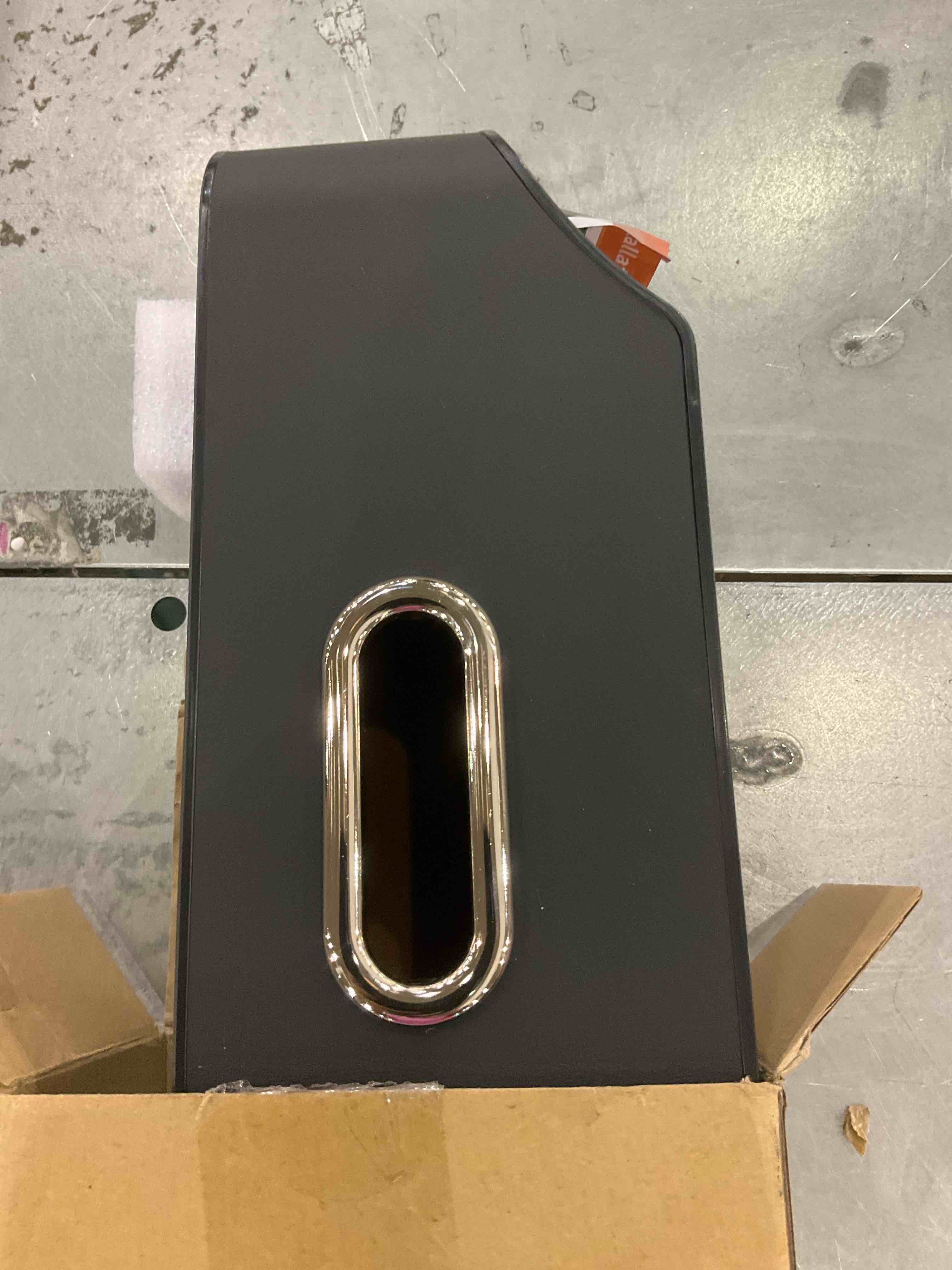 https://s3.amazonaws.com/lotting-images-prod/BargainHunt/EXS01081907_1709649328723.jpeg