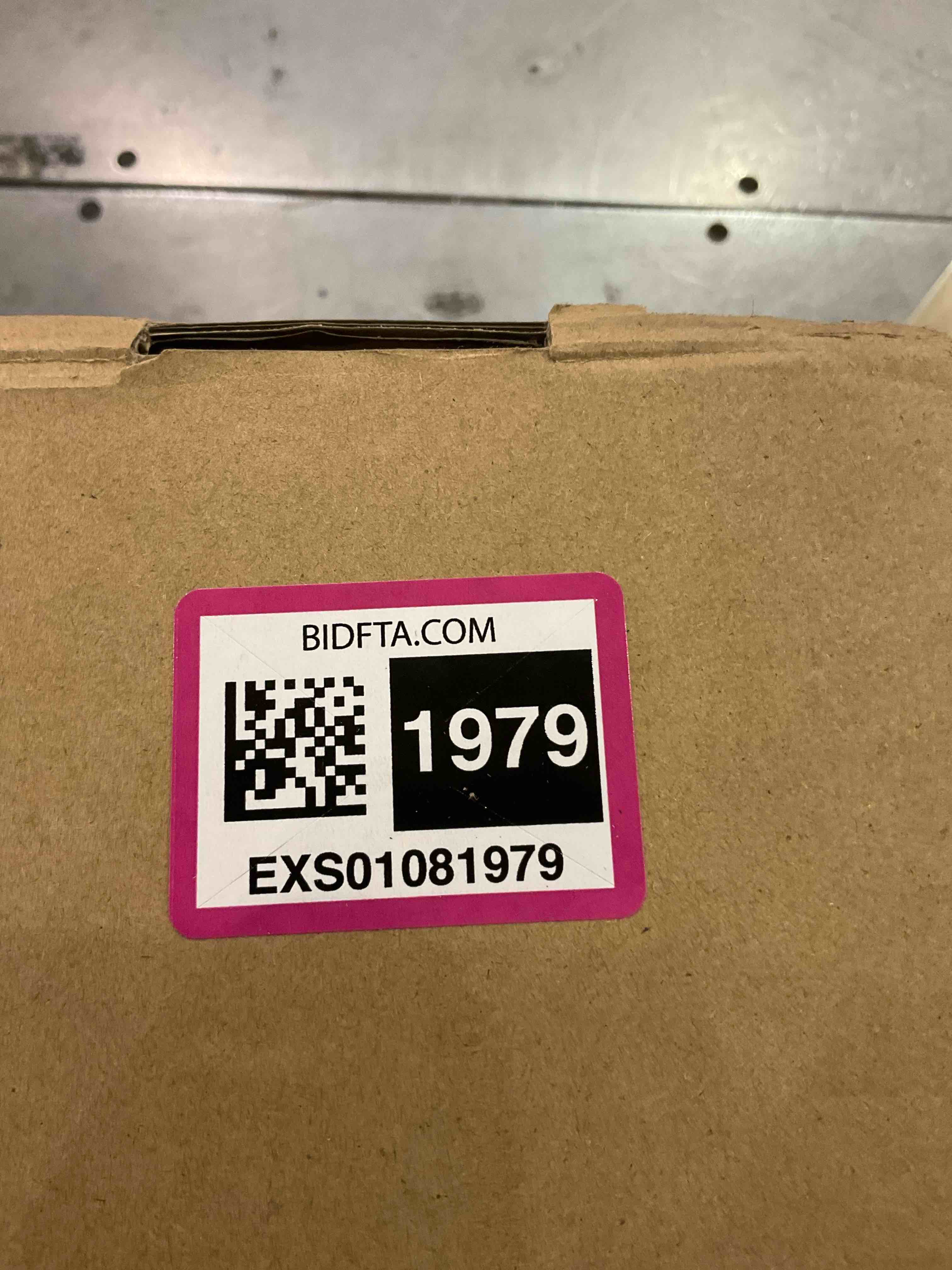 https://s3.amazonaws.com/lotting-images-prod/BargainHunt/EXS01081979_1709727569744.jpeg