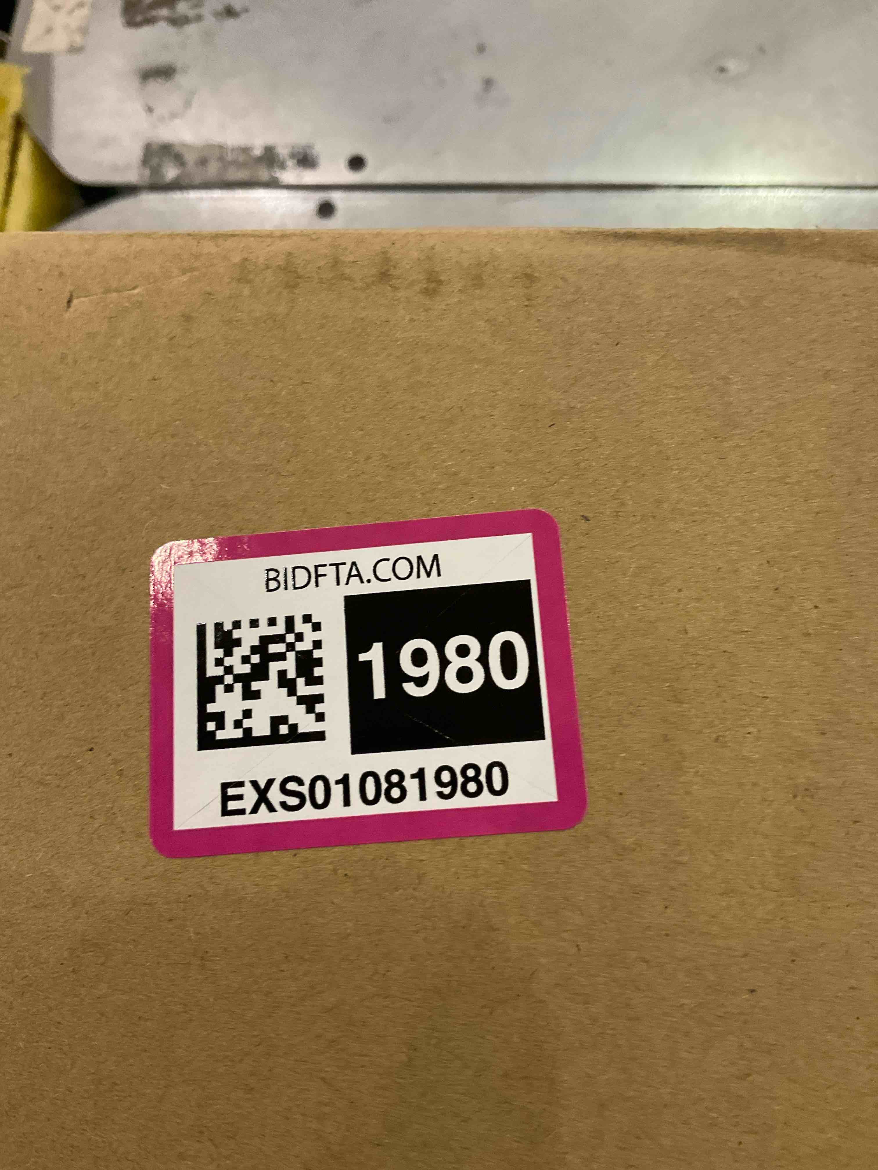 https://s3.amazonaws.com/lotting-images-prod/BargainHunt/EXS01081980_1709727715074.jpeg