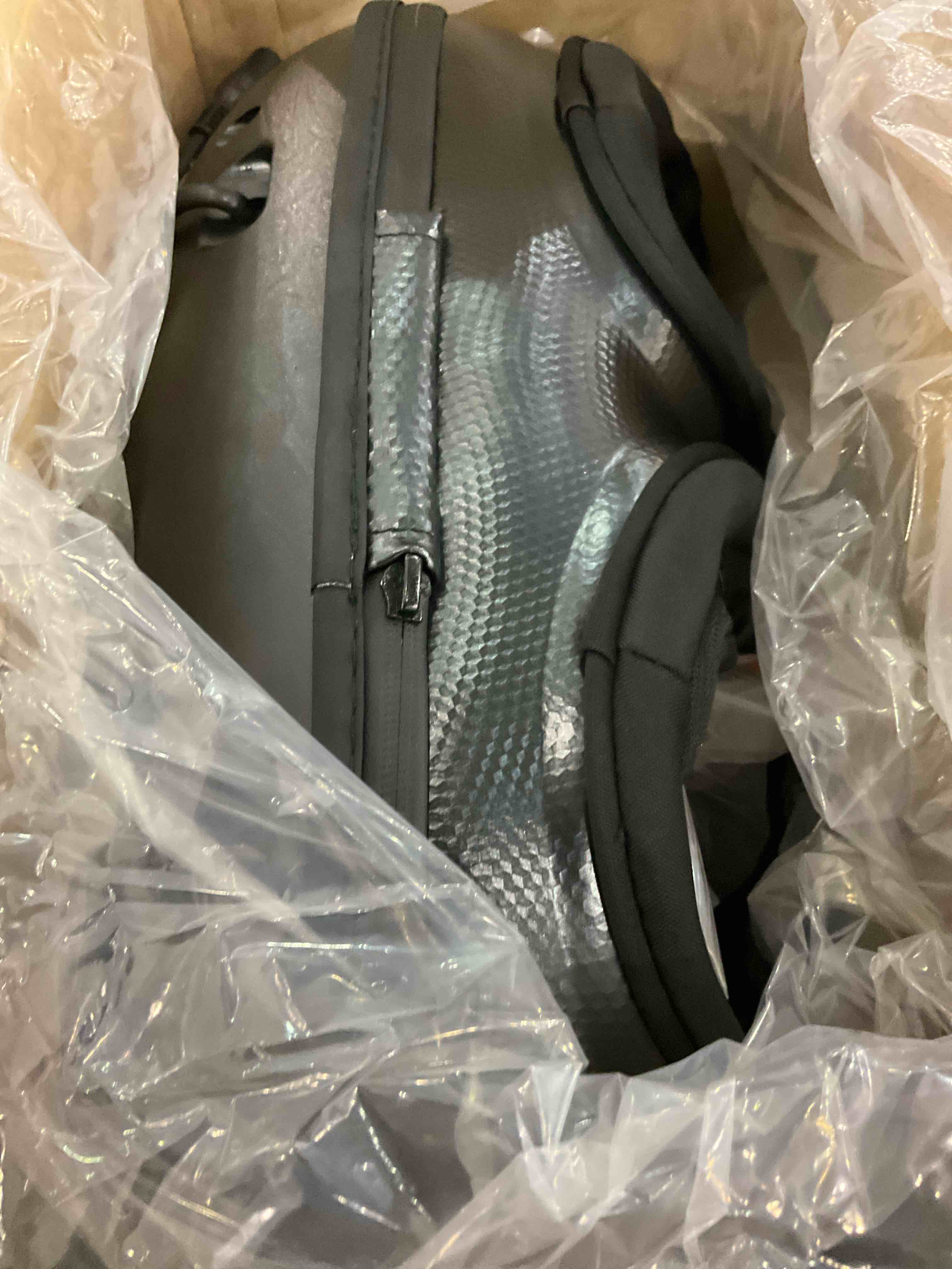 https://s3.amazonaws.com/lotting-images-prod/BargainHunt/EXS01082038_1708521556037.jpeg