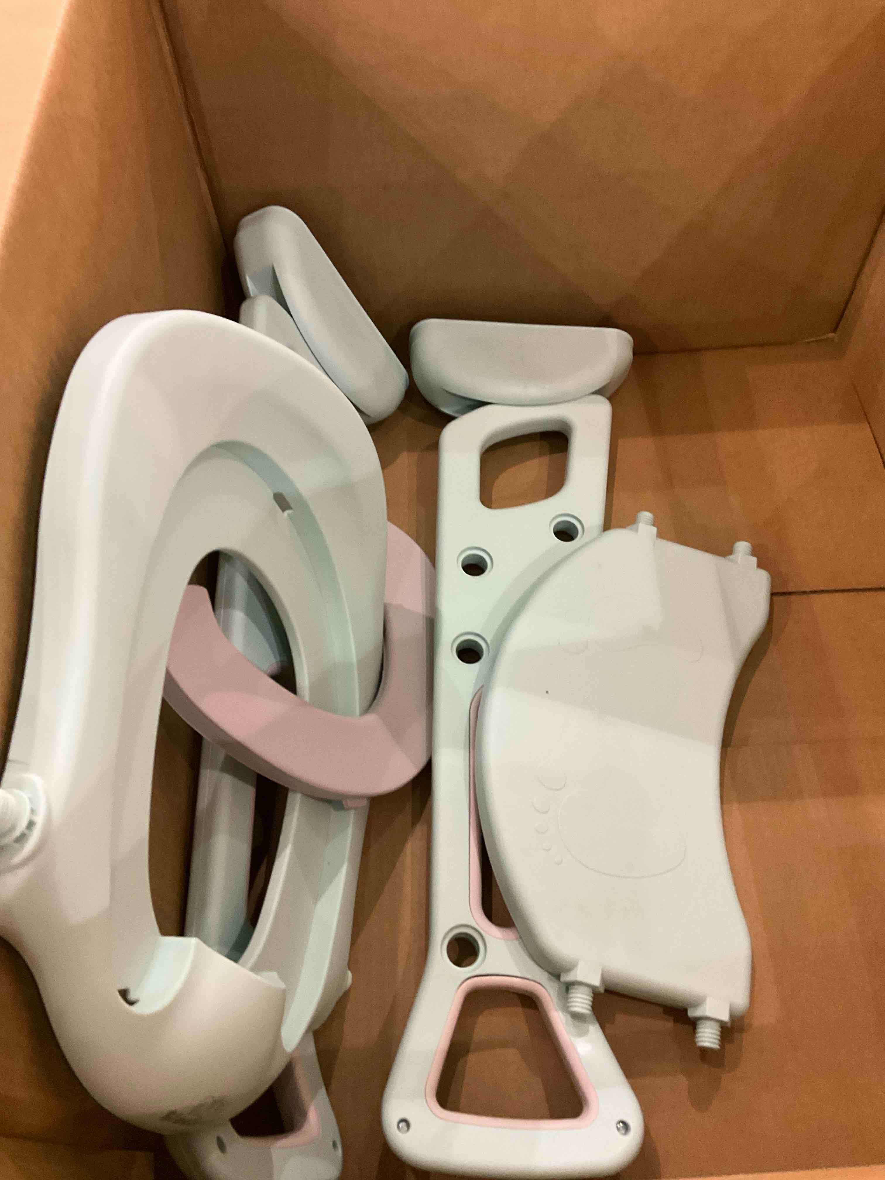 https://s3.amazonaws.com/lotting-images-prod/BargainHunt/EXS01082157_1708607840296.jpeg