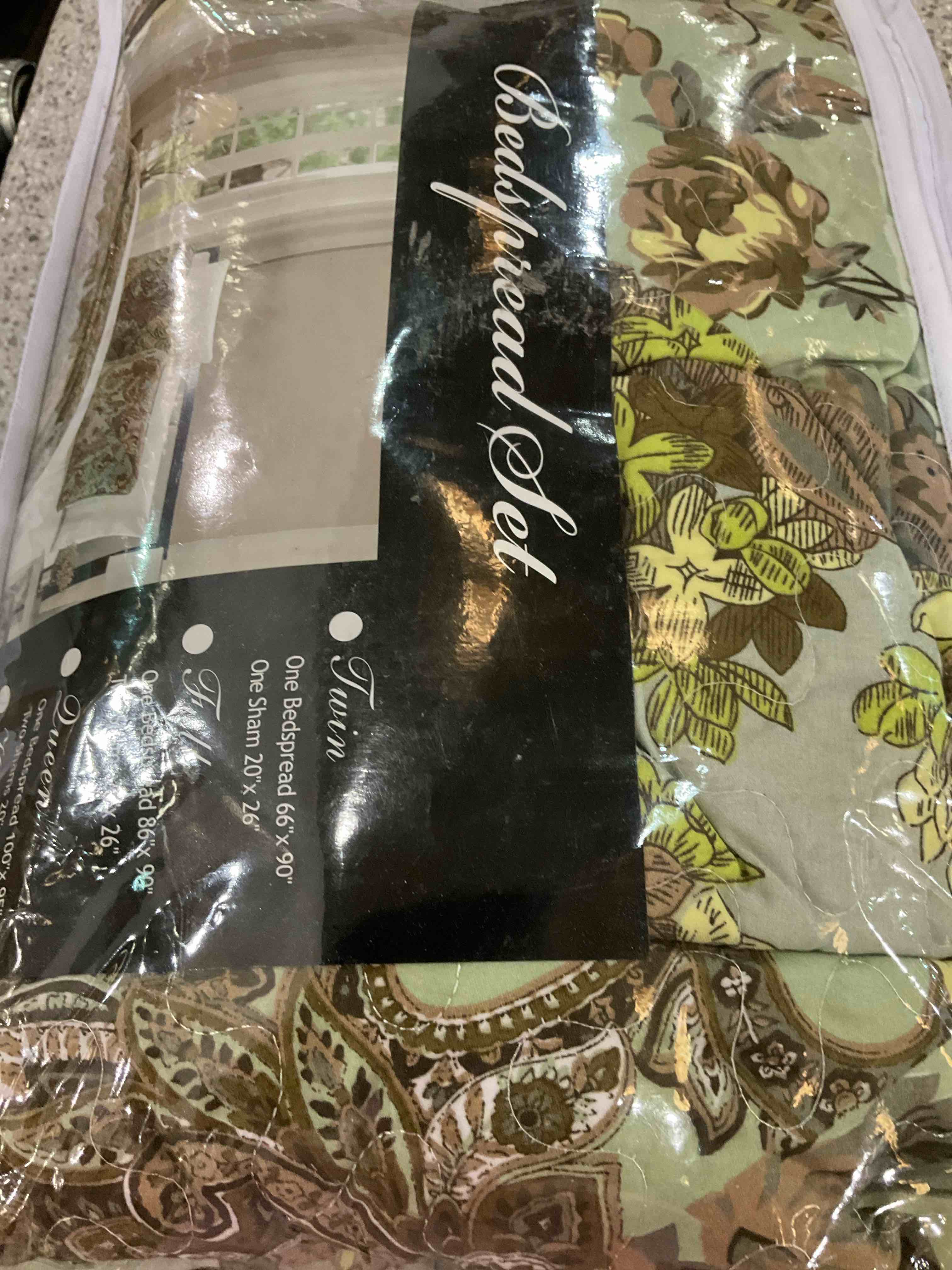 https://s3.amazonaws.com/lotting-images-prod/BargainHunt/EXS01082190_1708615646279.jpeg