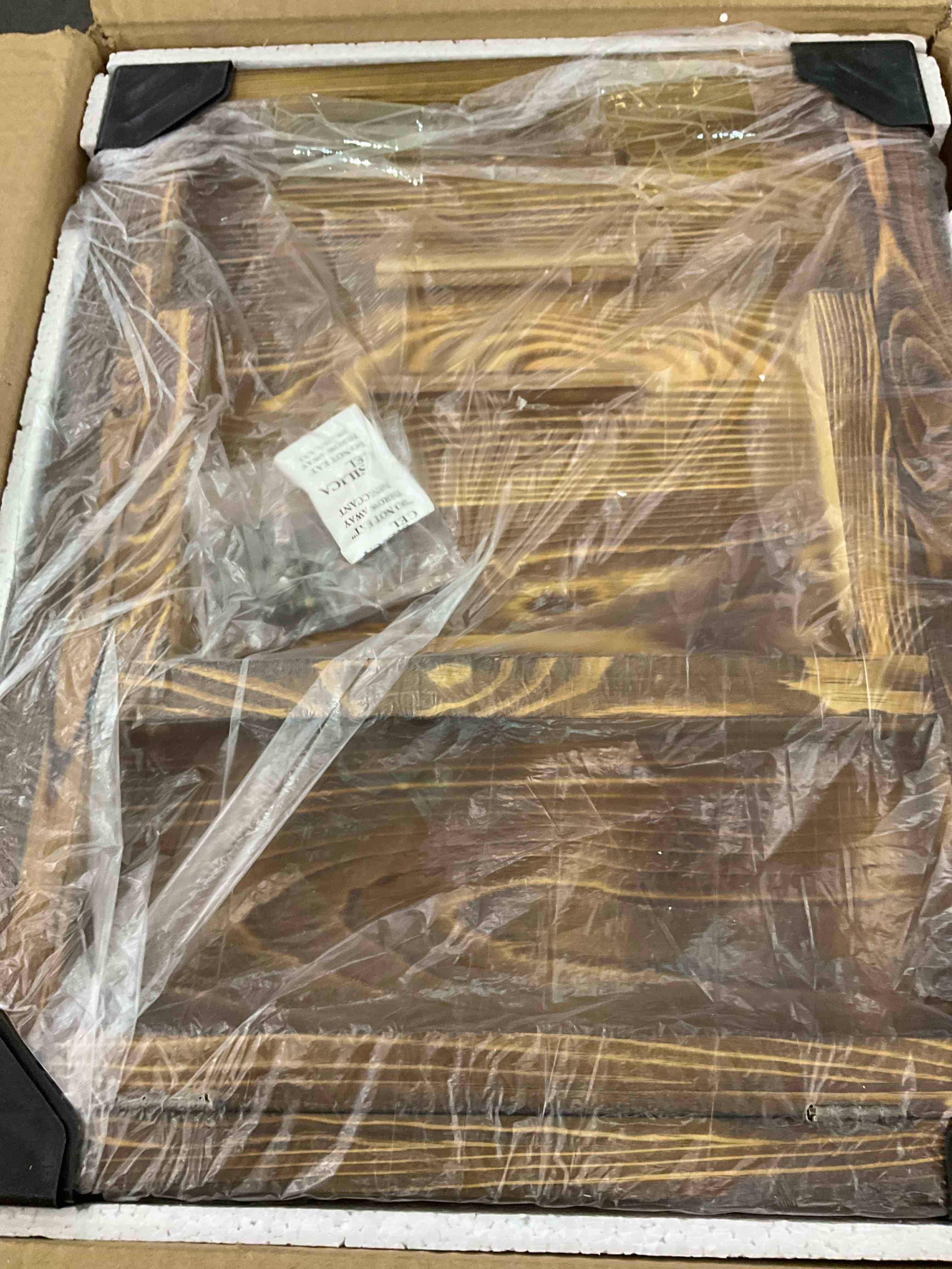 https://s3.amazonaws.com/lotting-images-prod/BargainHunt/EXS01082197_1708616988563.jpeg