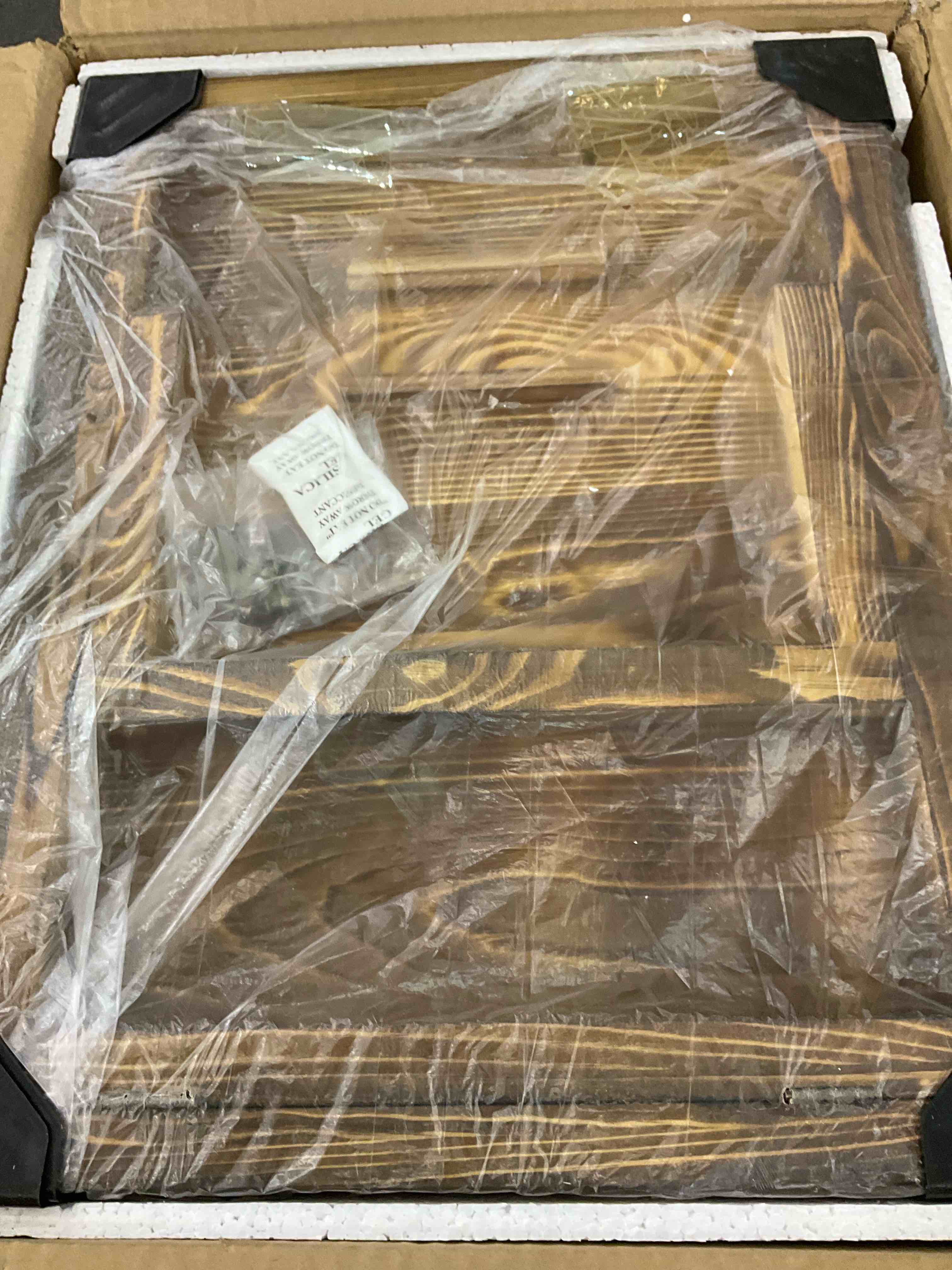 https://s3.amazonaws.com/lotting-images-prod/BargainHunt/EXS01082197_1708616989515.jpeg