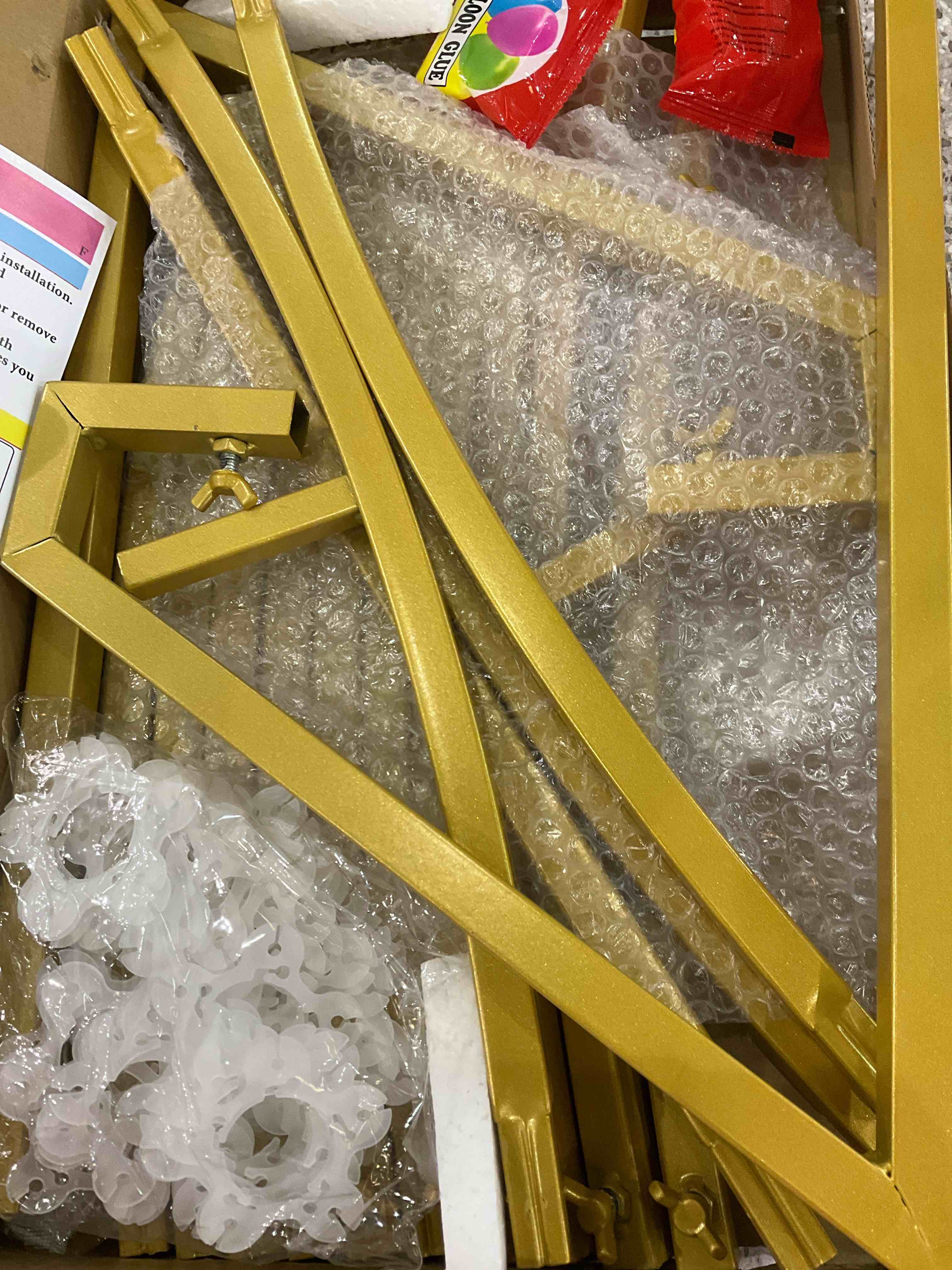 https://s3.amazonaws.com/lotting-images-prod/BargainHunt/EXS01082202_1708617453764.jpeg