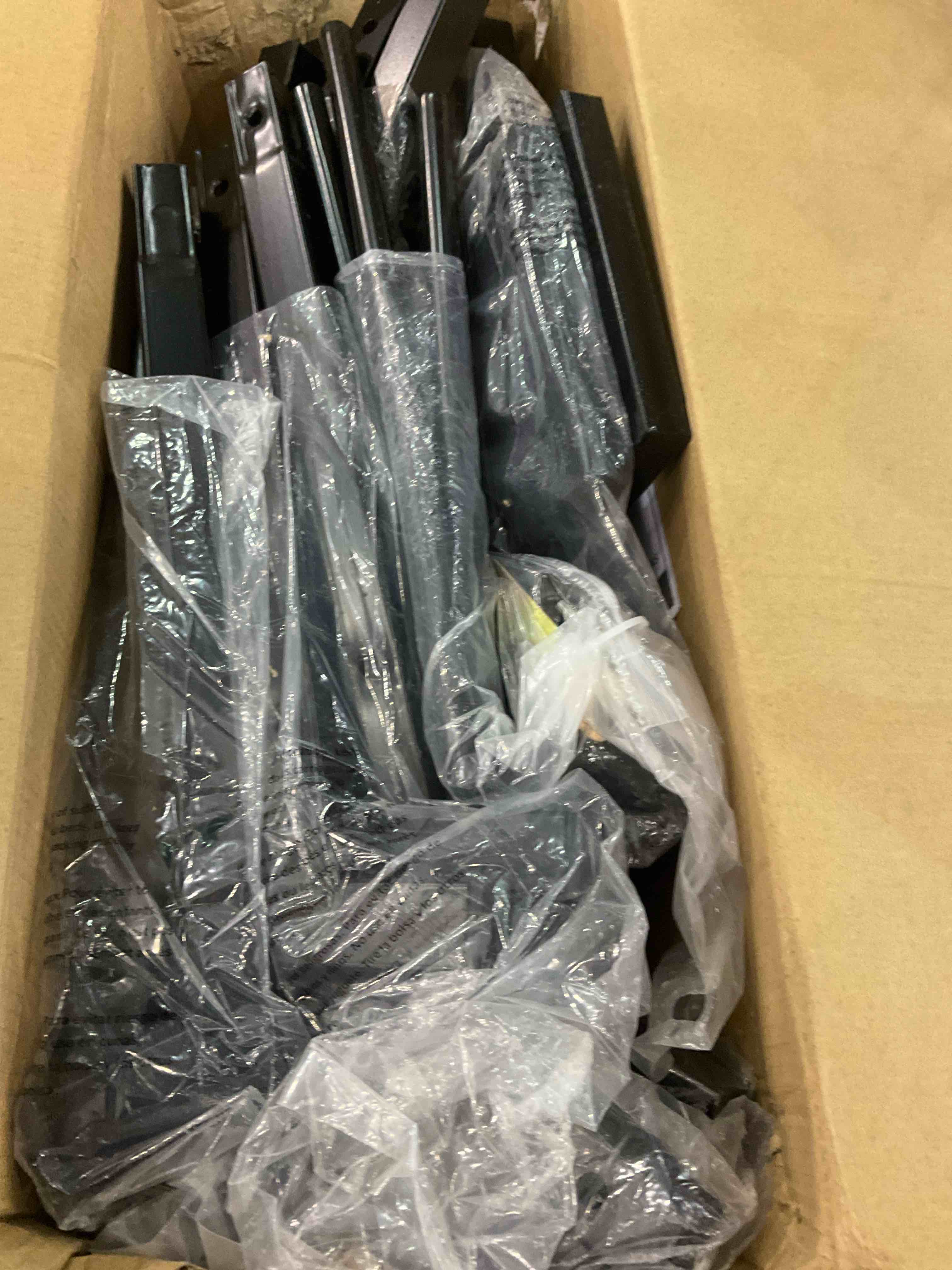 https://s3.amazonaws.com/lotting-images-prod/BargainHunt/EXS01082245_1708627673005.jpeg