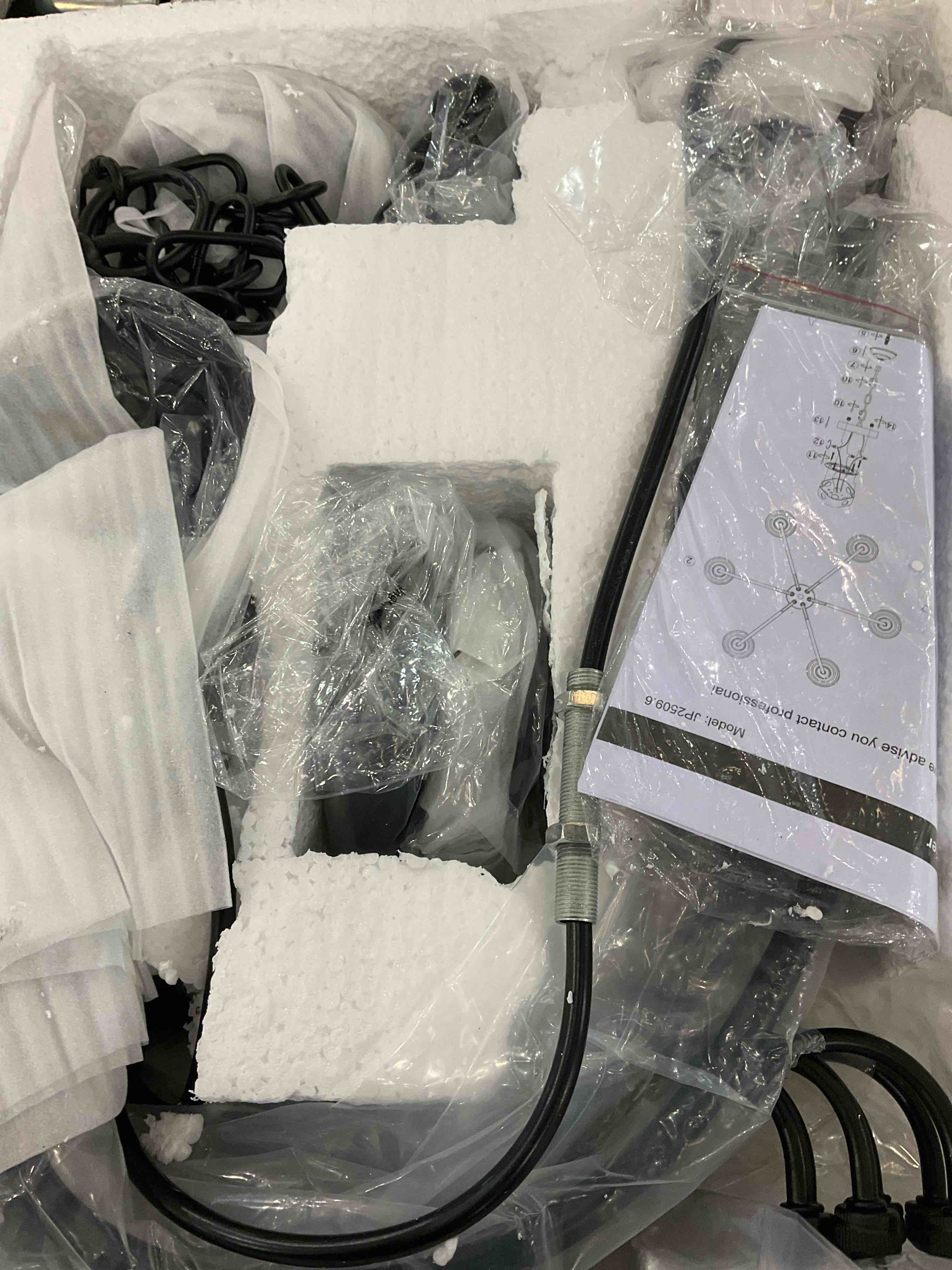 https://s3.amazonaws.com/lotting-images-prod/BargainHunt/EXS01082326_1708698829491.jpeg