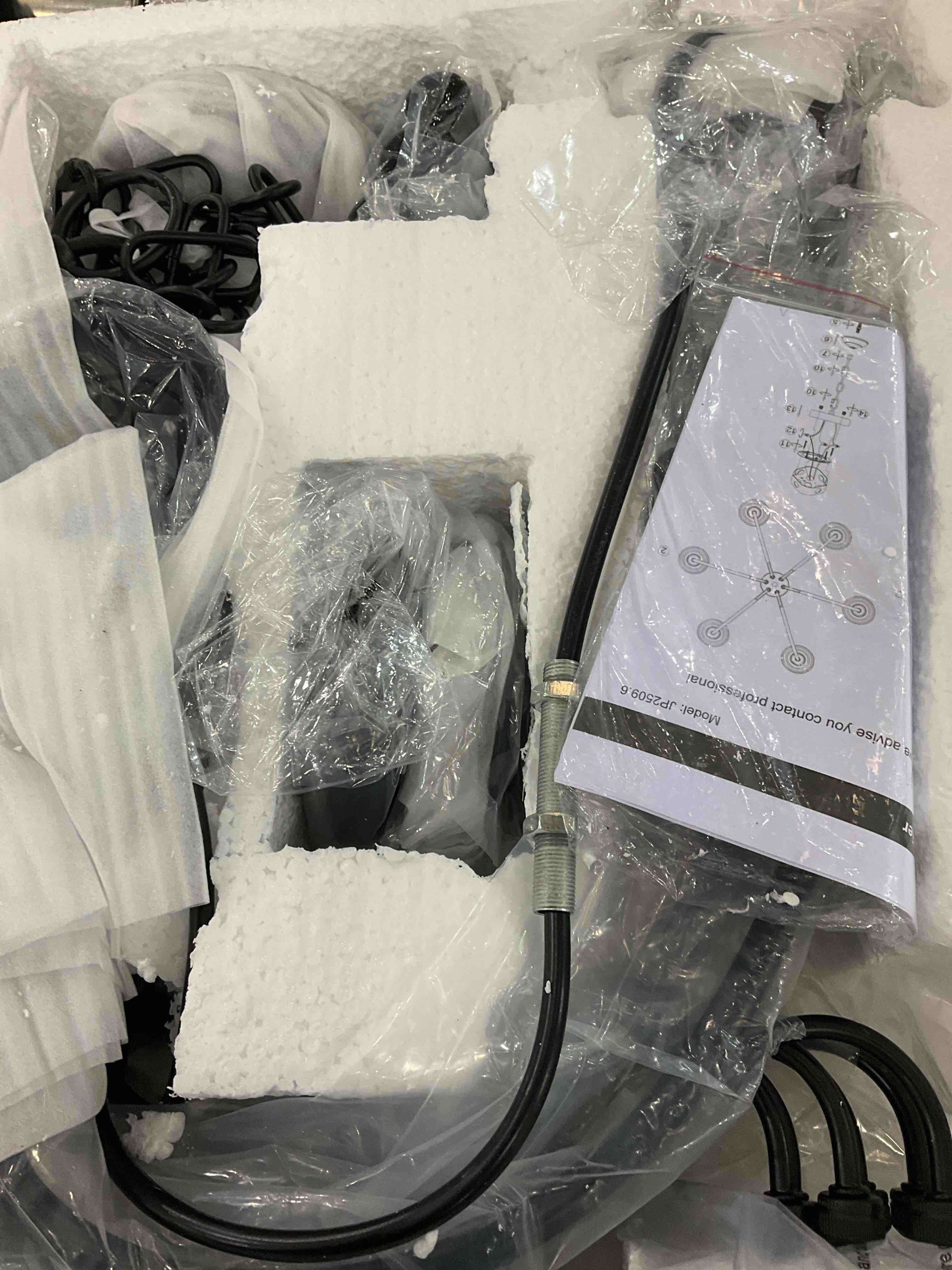 https://s3.amazonaws.com/lotting-images-prod/BargainHunt/EXS01082326_1708698830419.jpeg