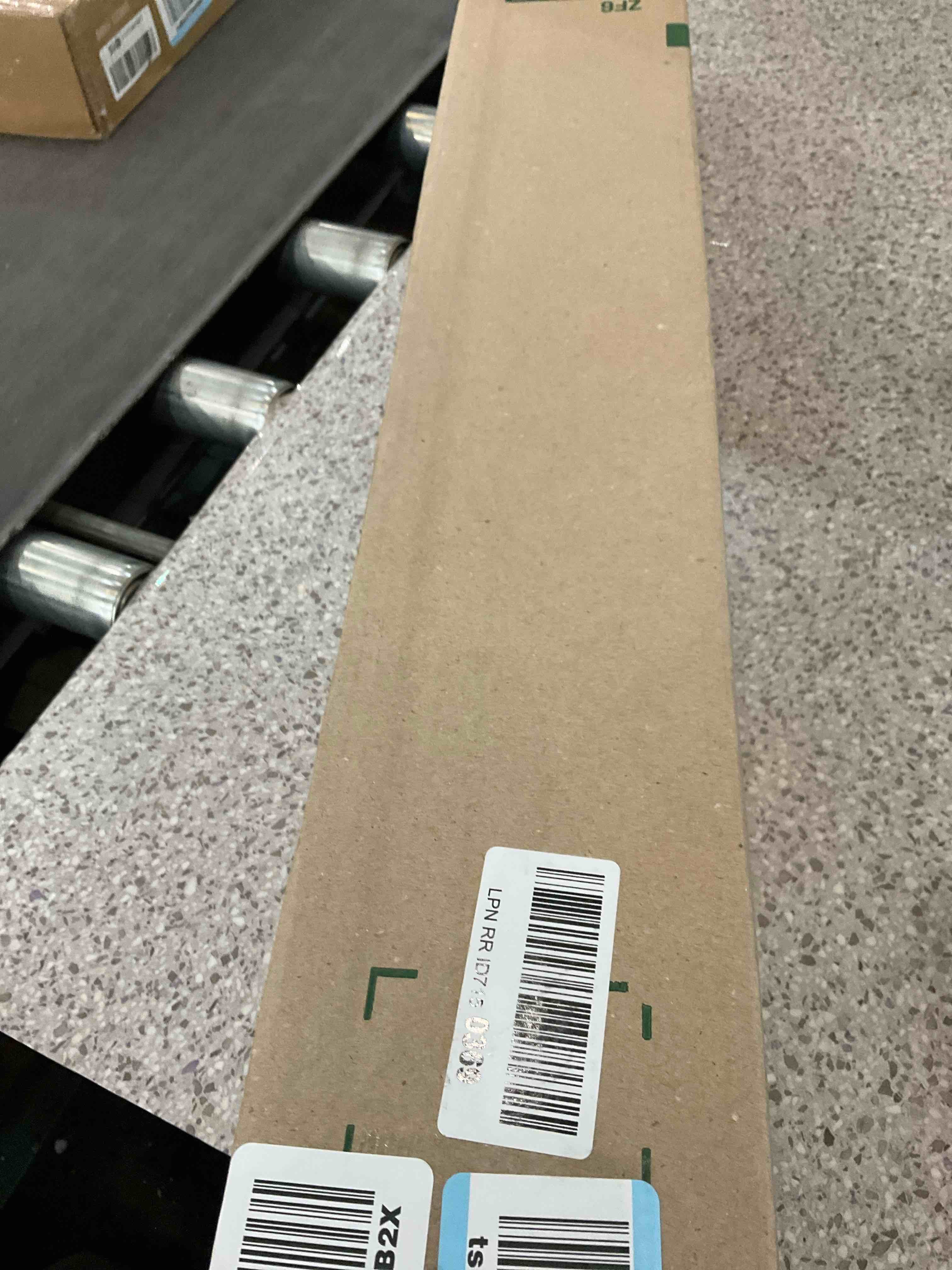 https://s3.amazonaws.com/lotting-images-prod/BargainHunt/EXS01082356_1708702492513.jpeg