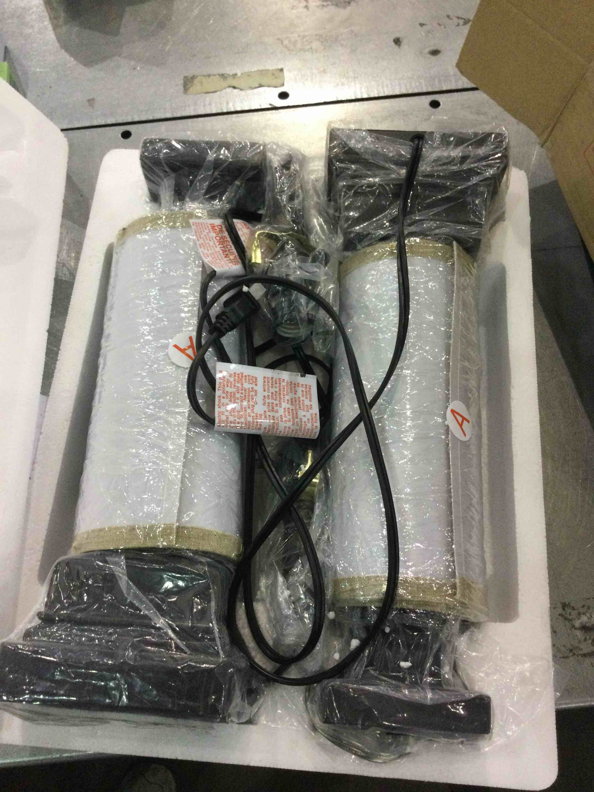 https://s3.amazonaws.com/lotting-images-prod/BargainHunt/EXS01083050_1708605797759.jpeg