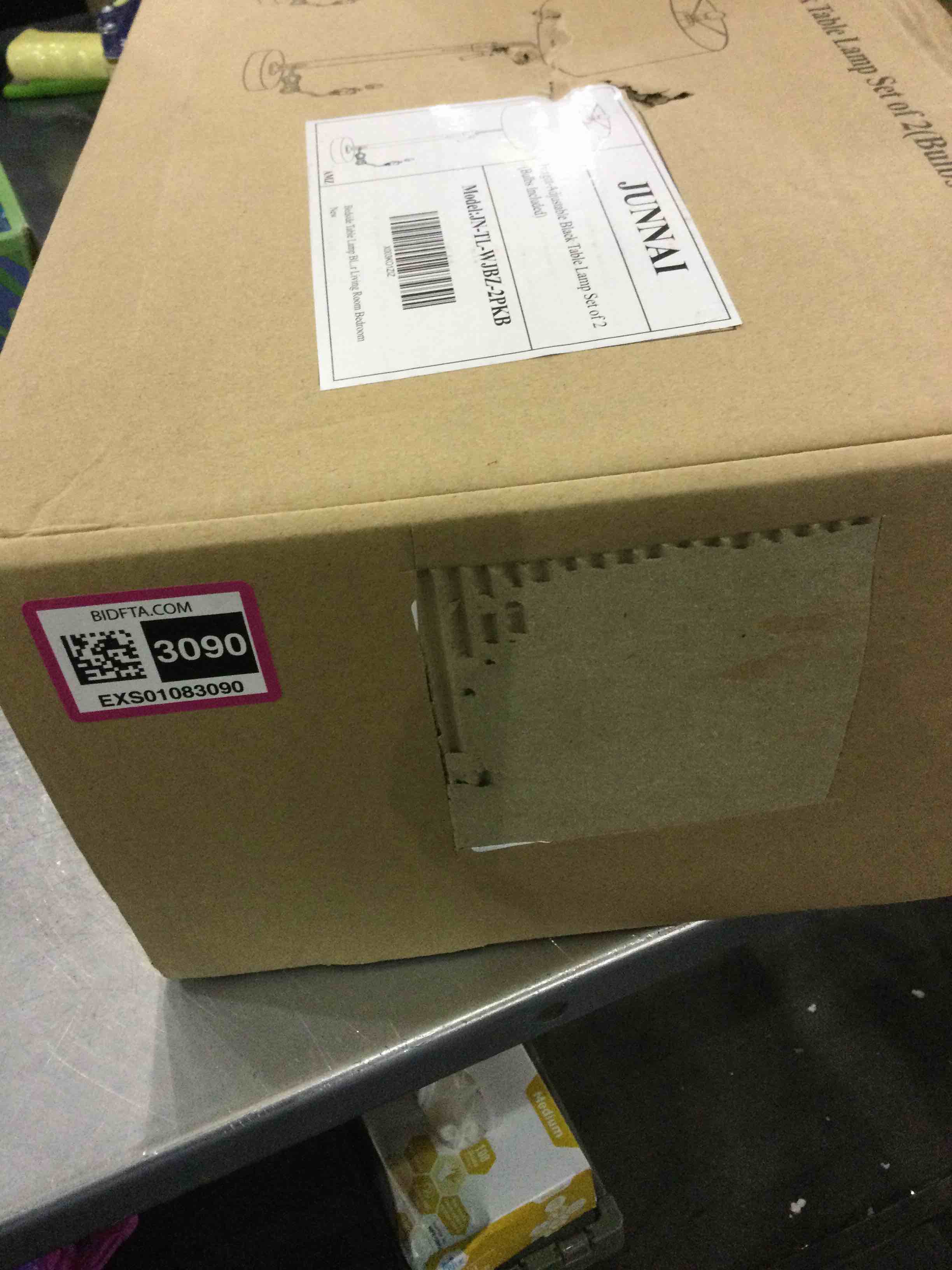 https://s3.amazonaws.com/lotting-images-prod/BargainHunt/EXS01083090_1708609437312.jpeg