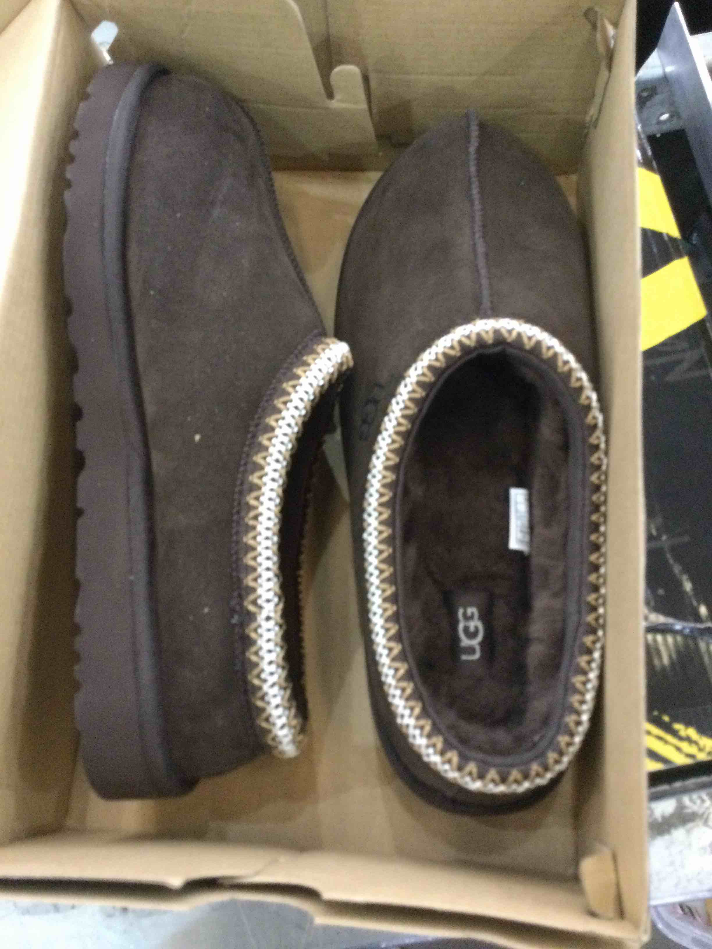 https://s3.amazonaws.com/lotting-images-prod/BargainHunt/EXS01083467_1708717617475.jpeg