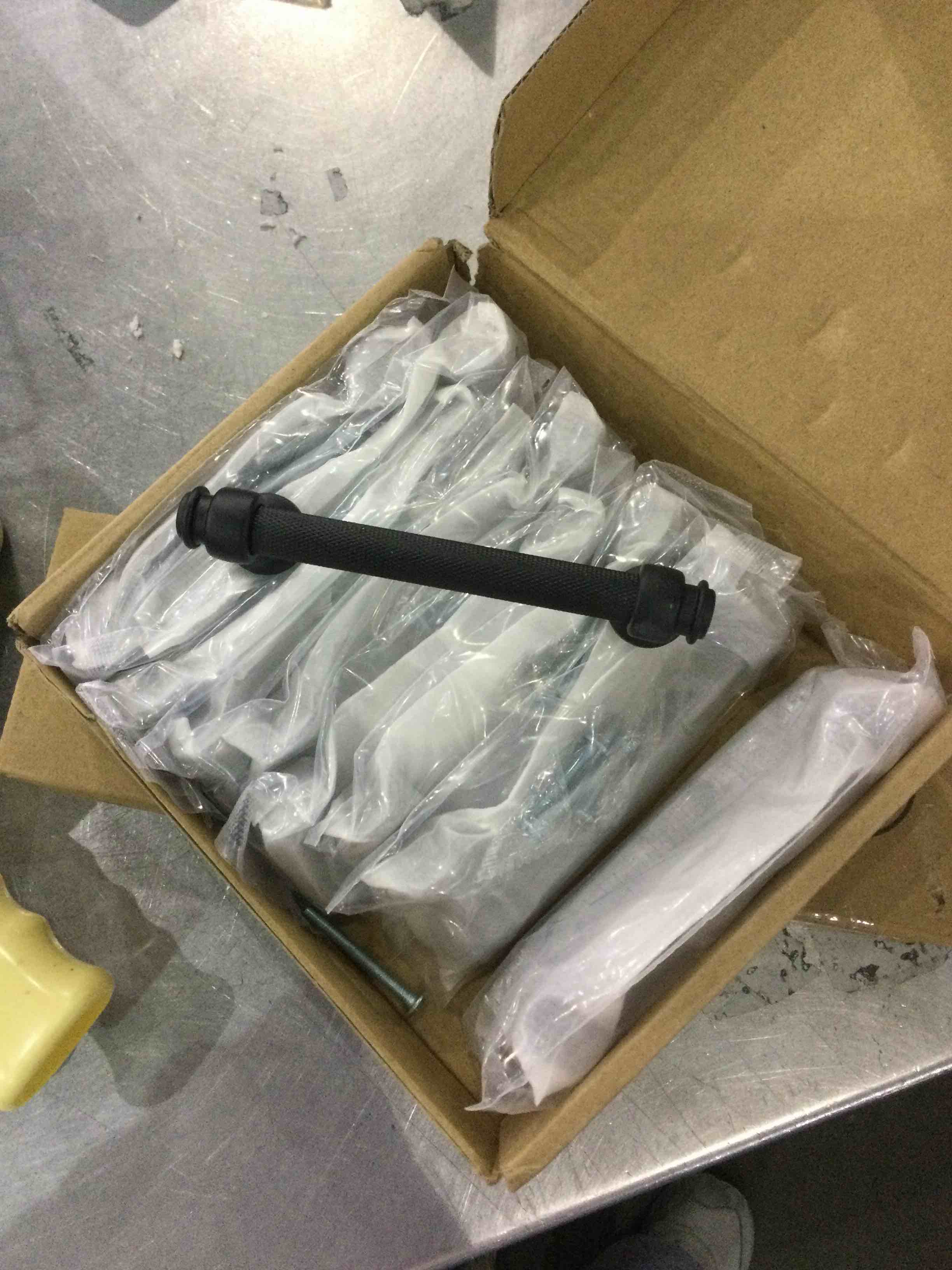 https://s3.amazonaws.com/lotting-images-prod/BargainHunt/EXS01083494_1708951869045.jpeg