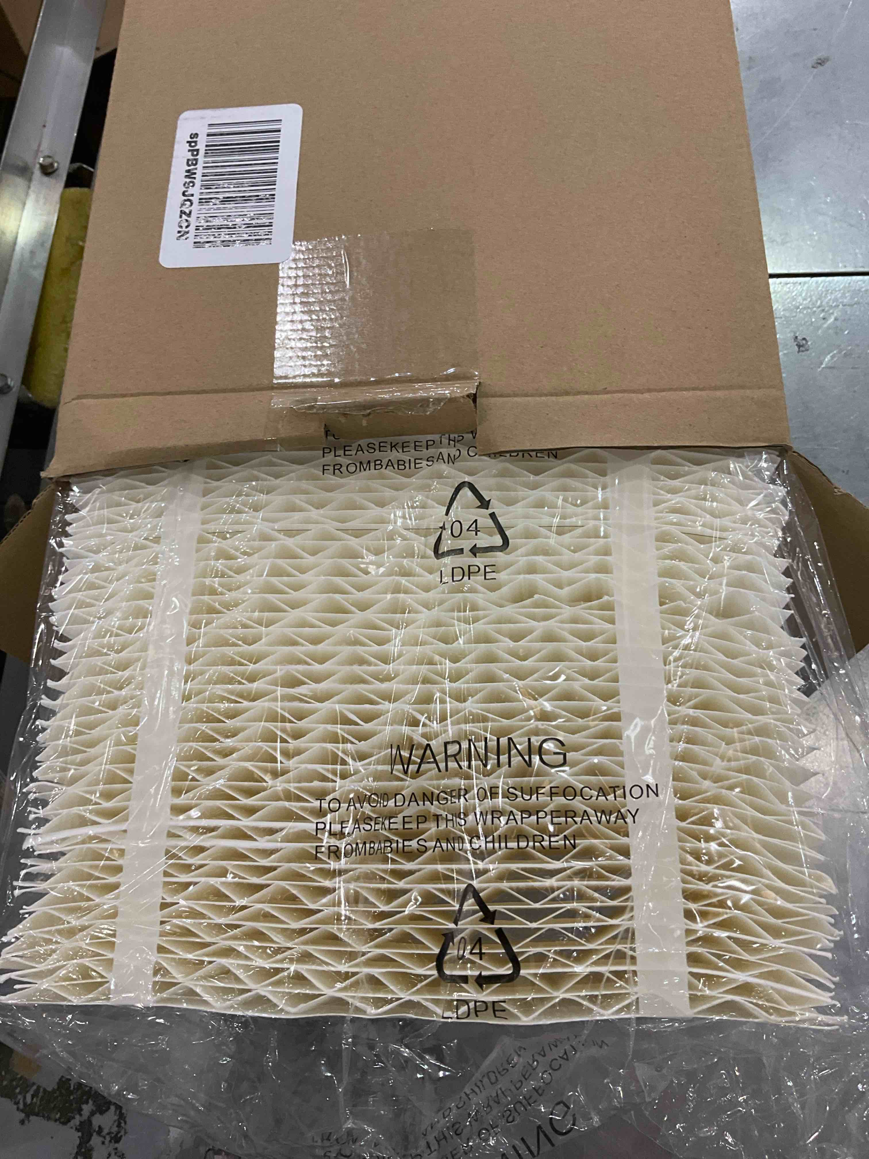 https://s3.amazonaws.com/lotting-images-prod/BargainHunt/EXS01083533_1709738847636.jpeg