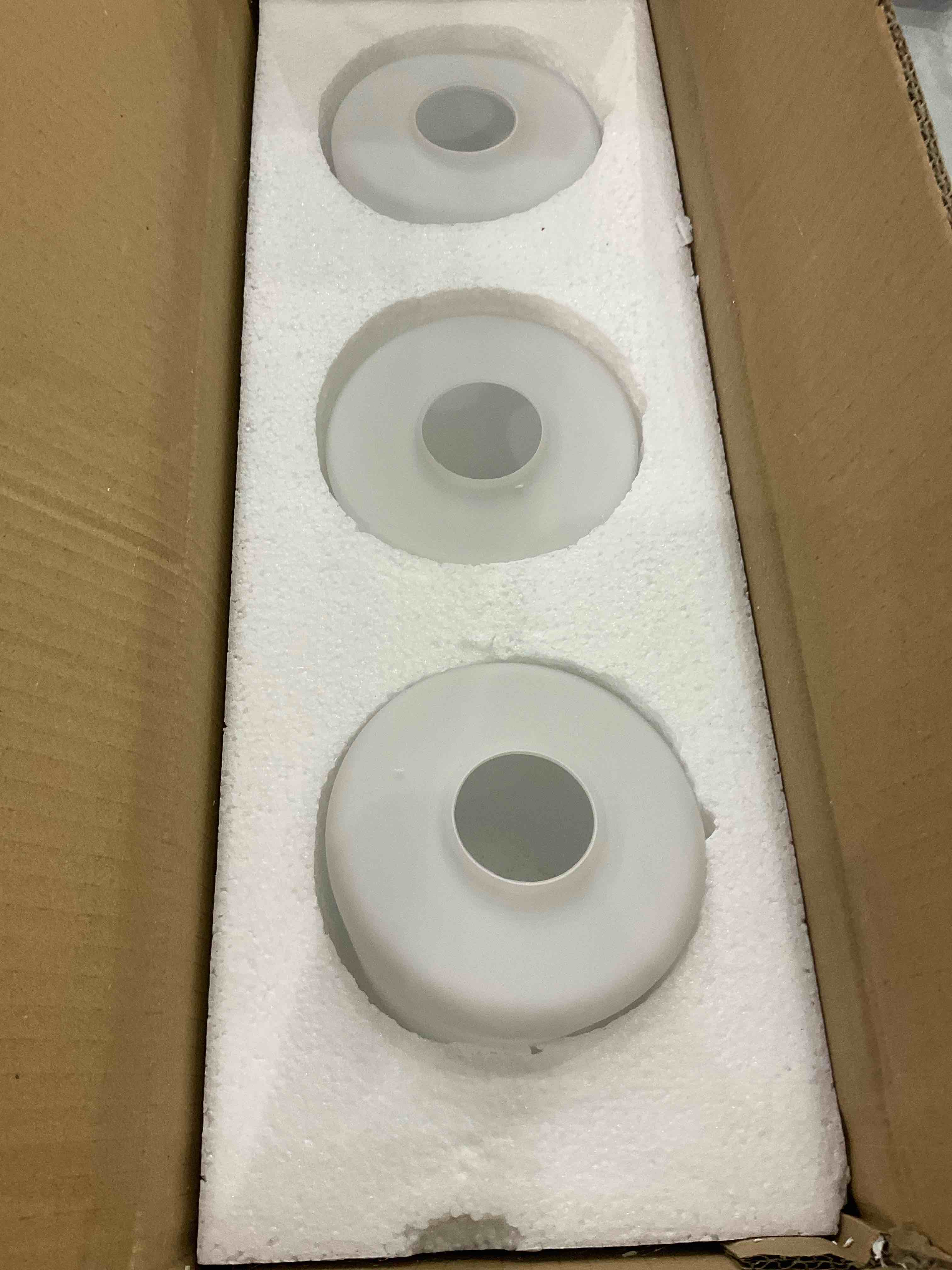 https://s3.amazonaws.com/lotting-images-prod/BargainHunt/EXS01083715_1709902085565.jpeg