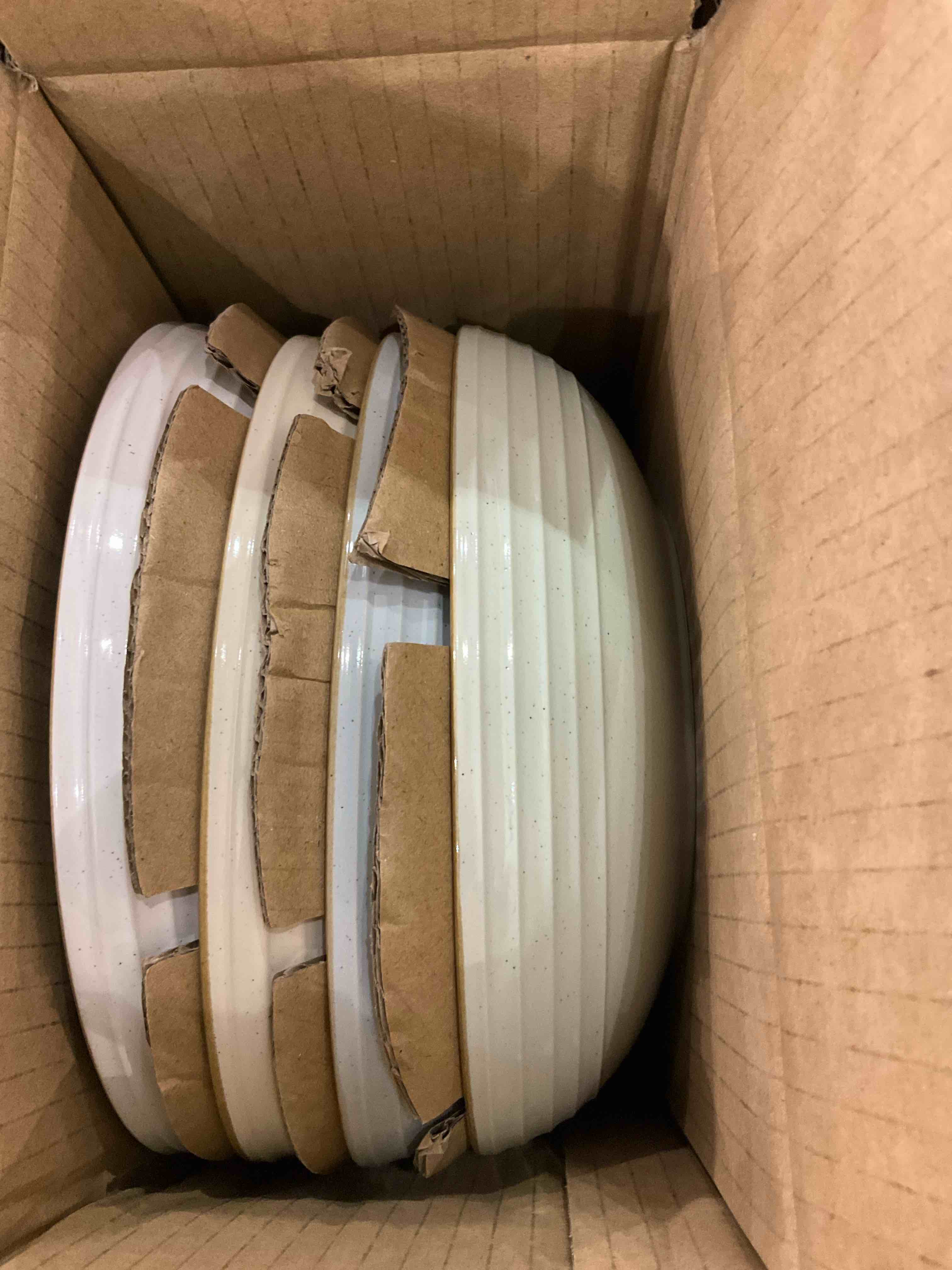 https://s3.amazonaws.com/lotting-images-prod/BargainHunt/EXS01083745_1709911467421.jpeg
