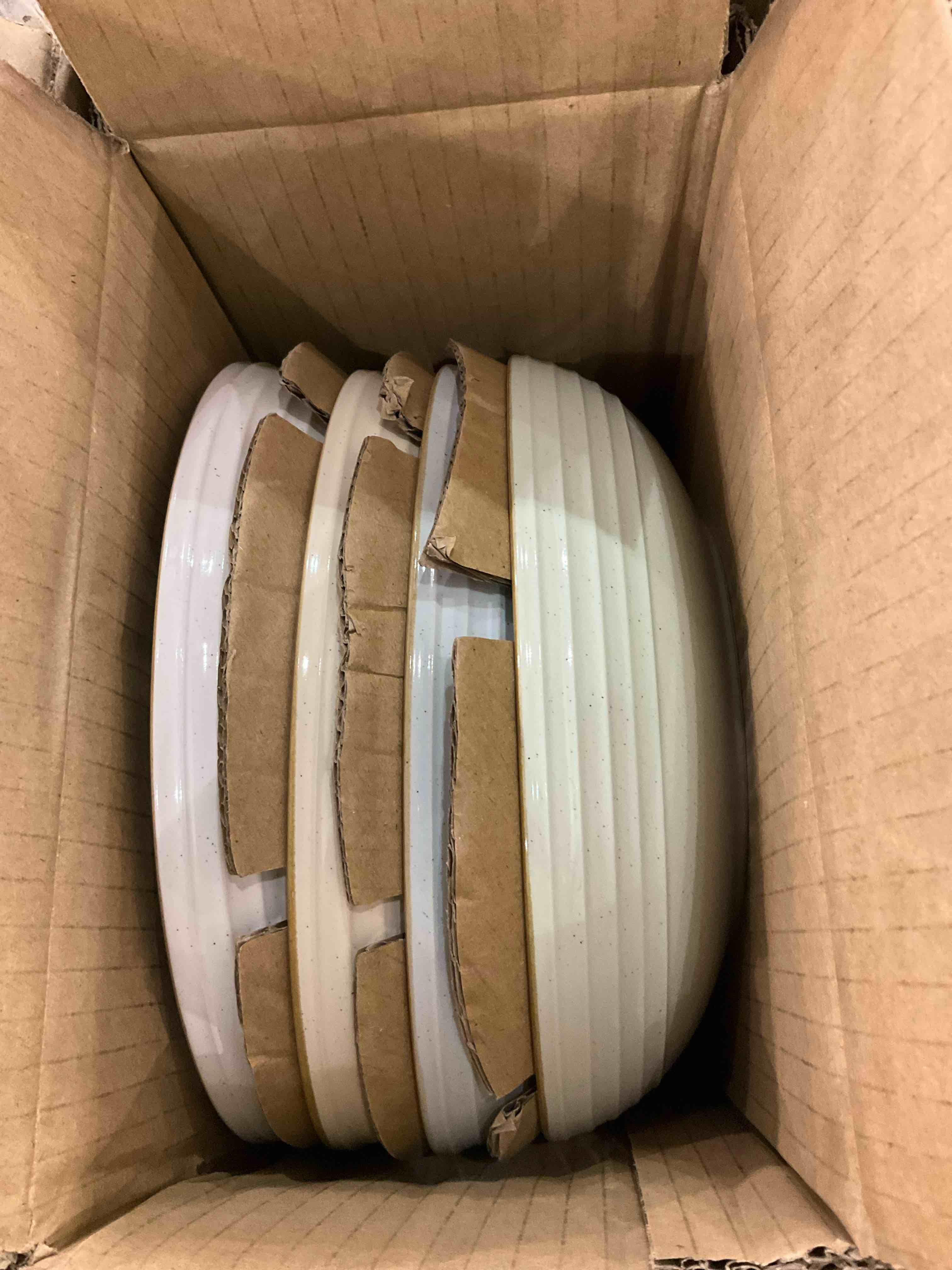 https://s3.amazonaws.com/lotting-images-prod/BargainHunt/EXS01083745_1709911468364.jpeg