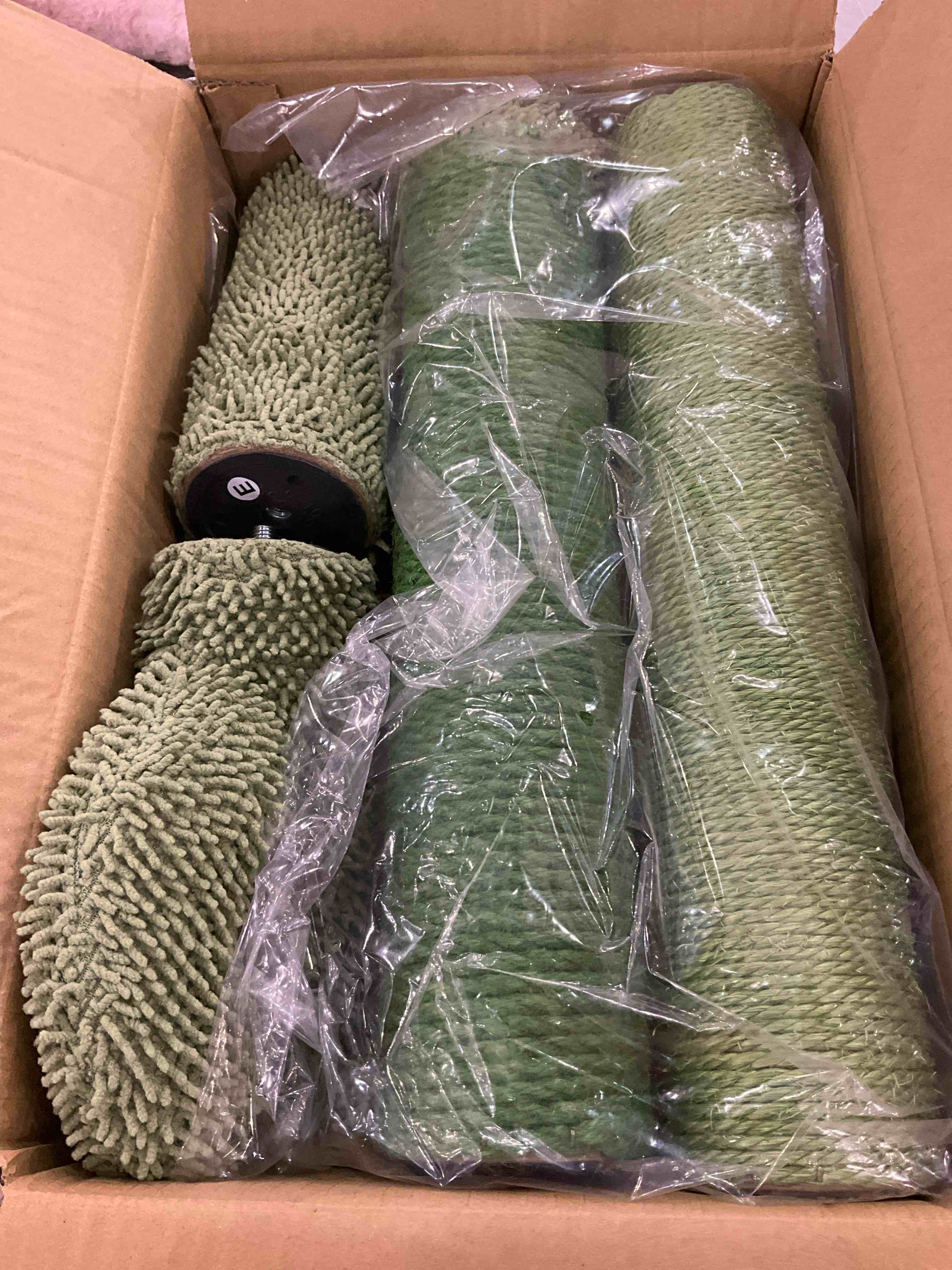 https://s3.amazonaws.com/lotting-images-prod/BargainHunt/EXS01083761_1709914577291.jpeg
