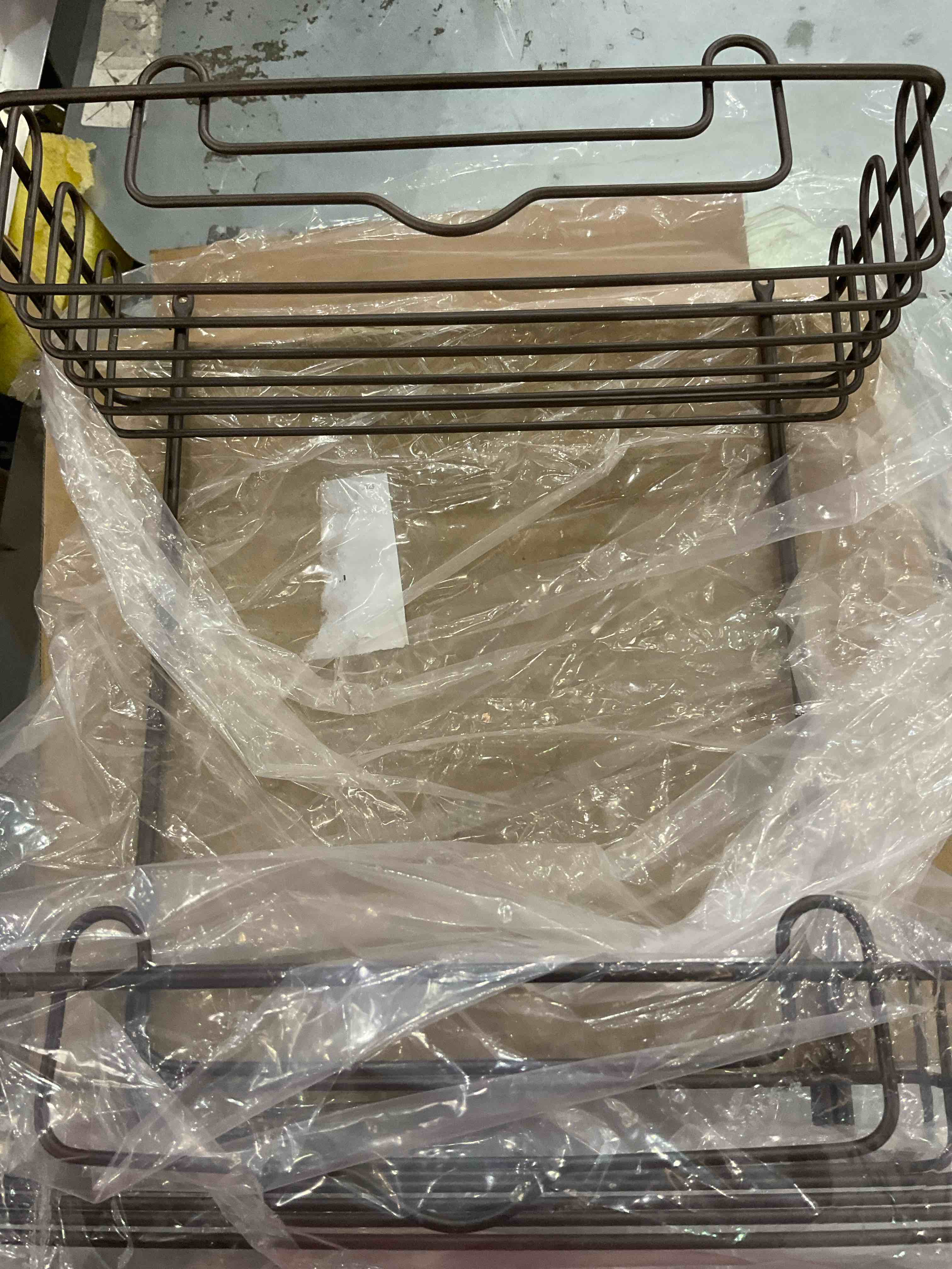https://s3.amazonaws.com/lotting-images-prod/BargainHunt/EXS01083782_1709920742123.jpeg
