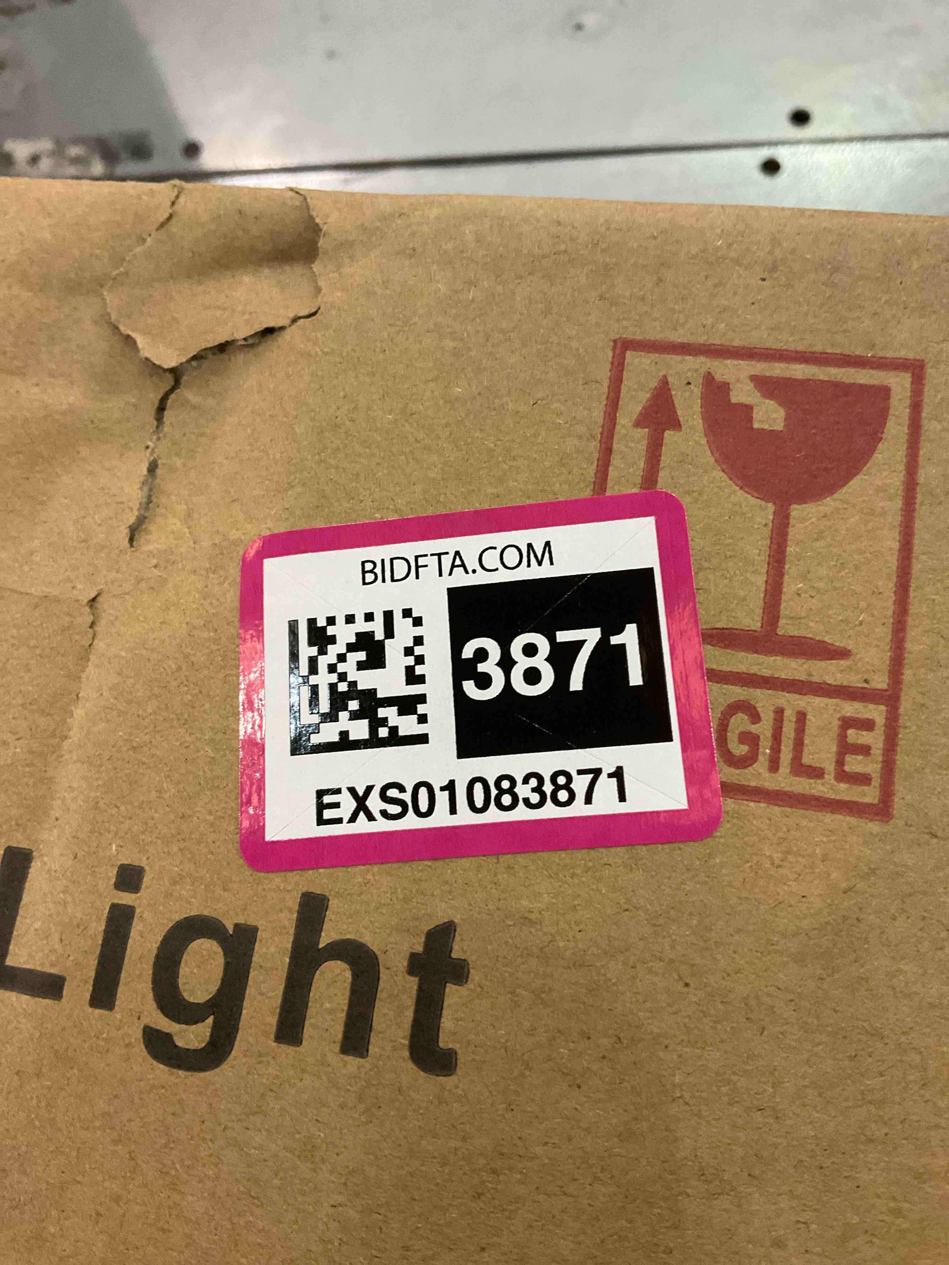https://s3.amazonaws.com/lotting-images-prod/BargainHunt/EXS01083871_1710164009692.jpeg