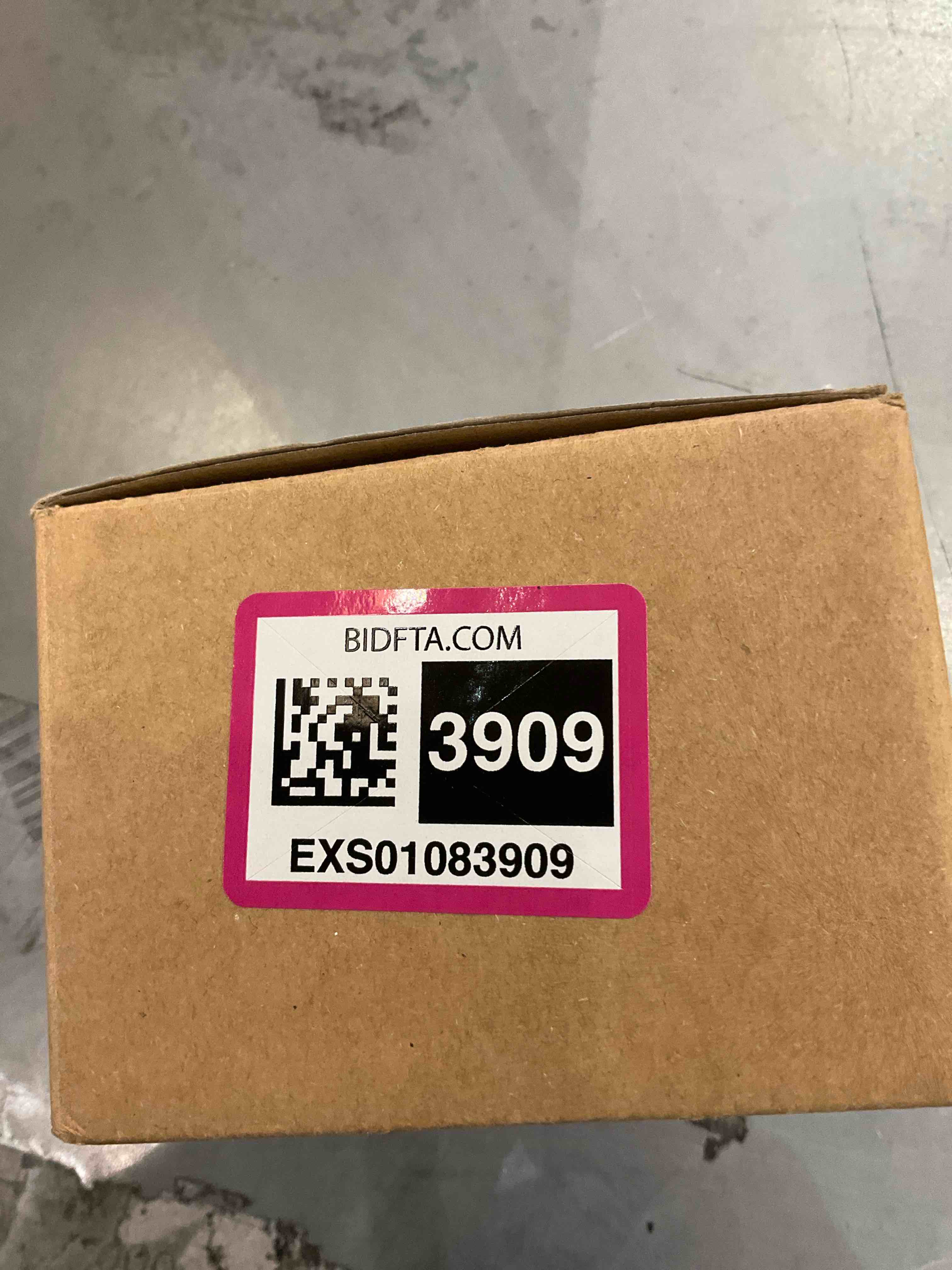 https://s3.amazonaws.com/lotting-images-prod/BargainHunt/EXS01083909_1710168403766.jpeg
