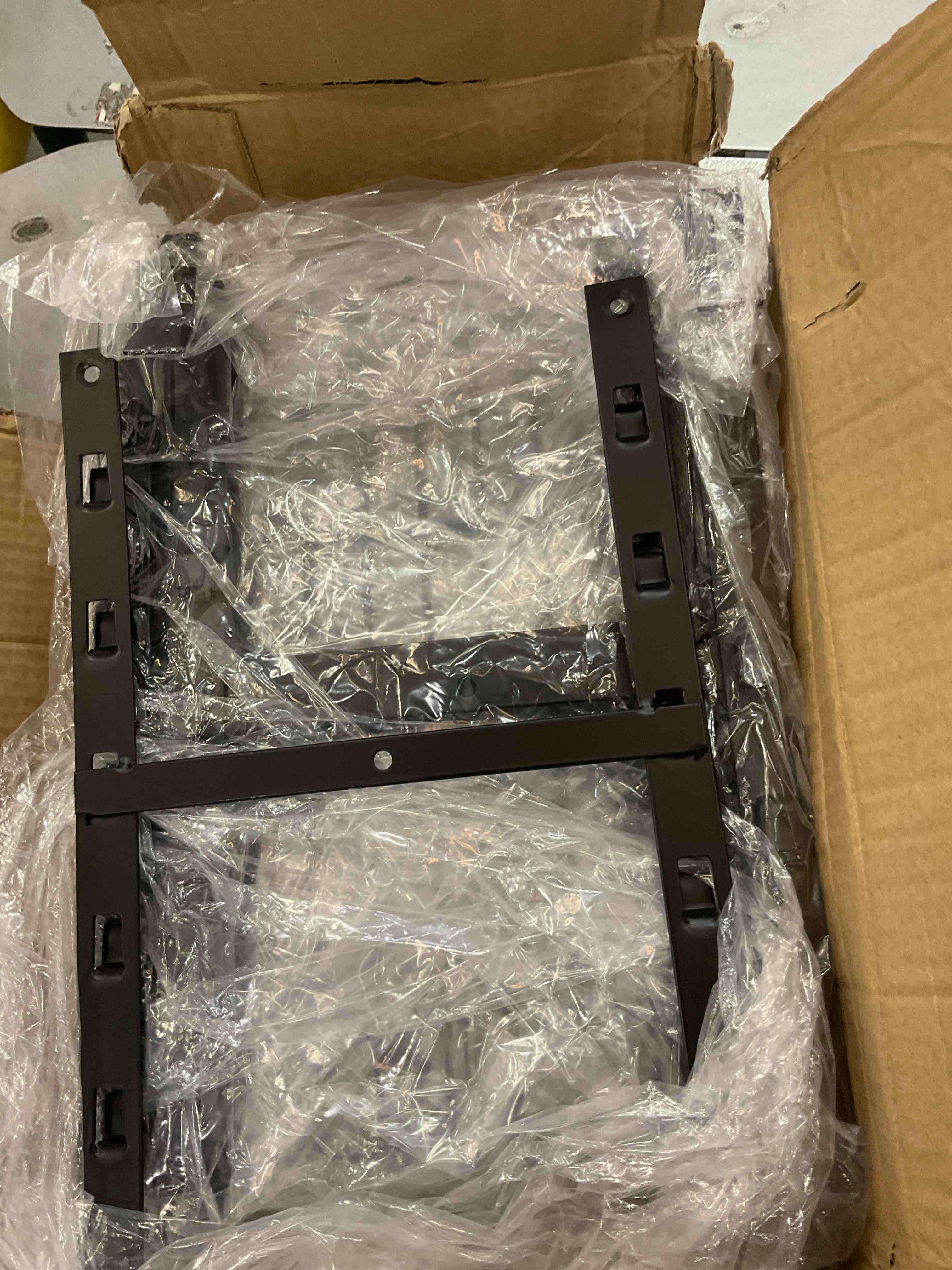 https://s3.amazonaws.com/lotting-images-prod/BargainHunt/EXS01083976_1710182060456.jpeg