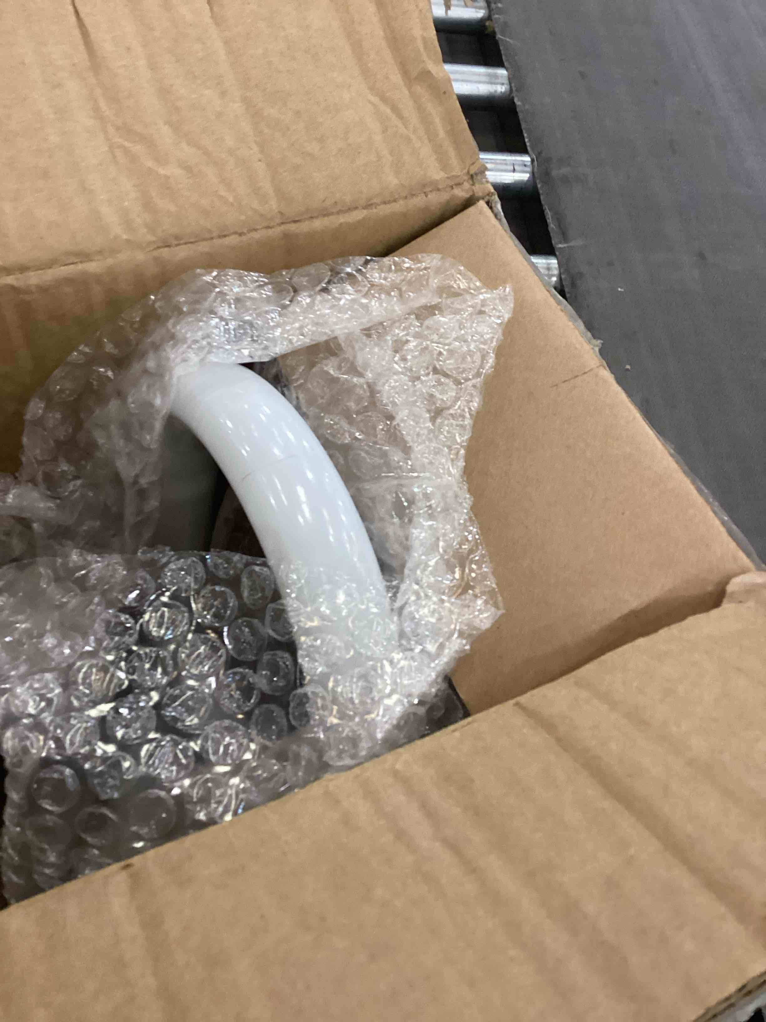 https://s3.amazonaws.com/lotting-images-prod/BargainHunt/EXS01084293_1709228828011.jpeg