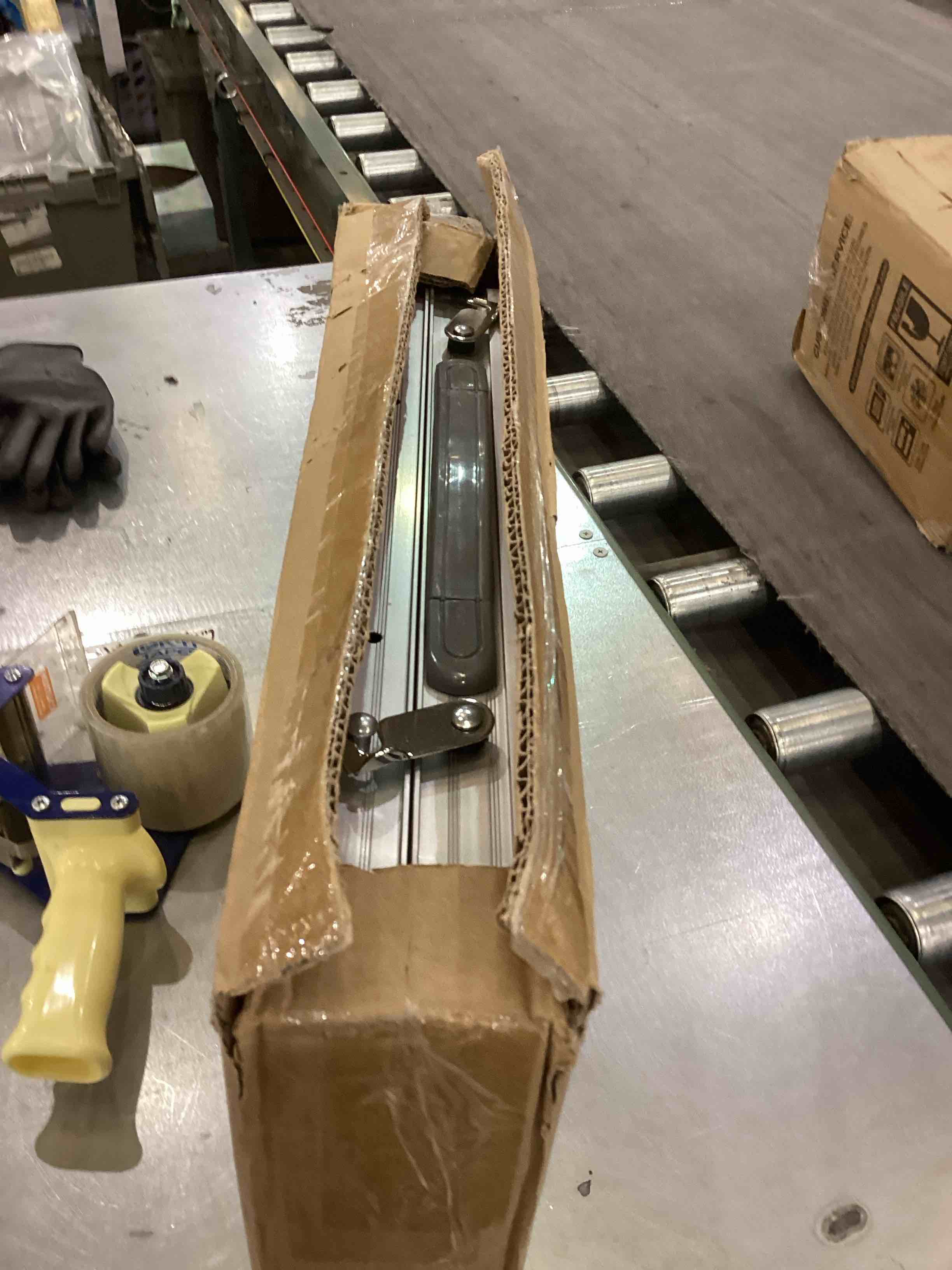 https://s3.amazonaws.com/lotting-images-prod/BargainHunt/EXS01084322_1709237705809.jpeg