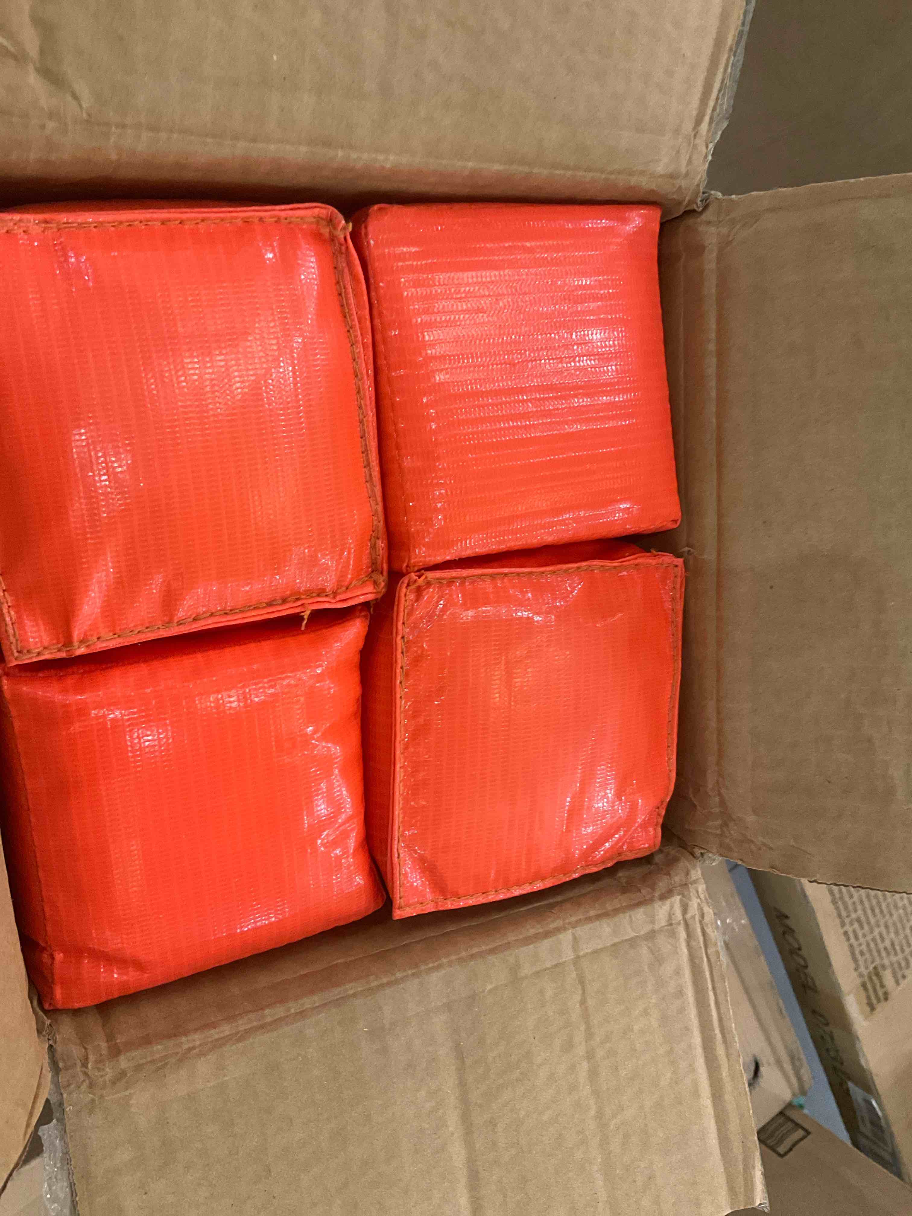 https://s3.amazonaws.com/lotting-images-prod/BargainHunt/EXS01084526_1710350556349.jpeg