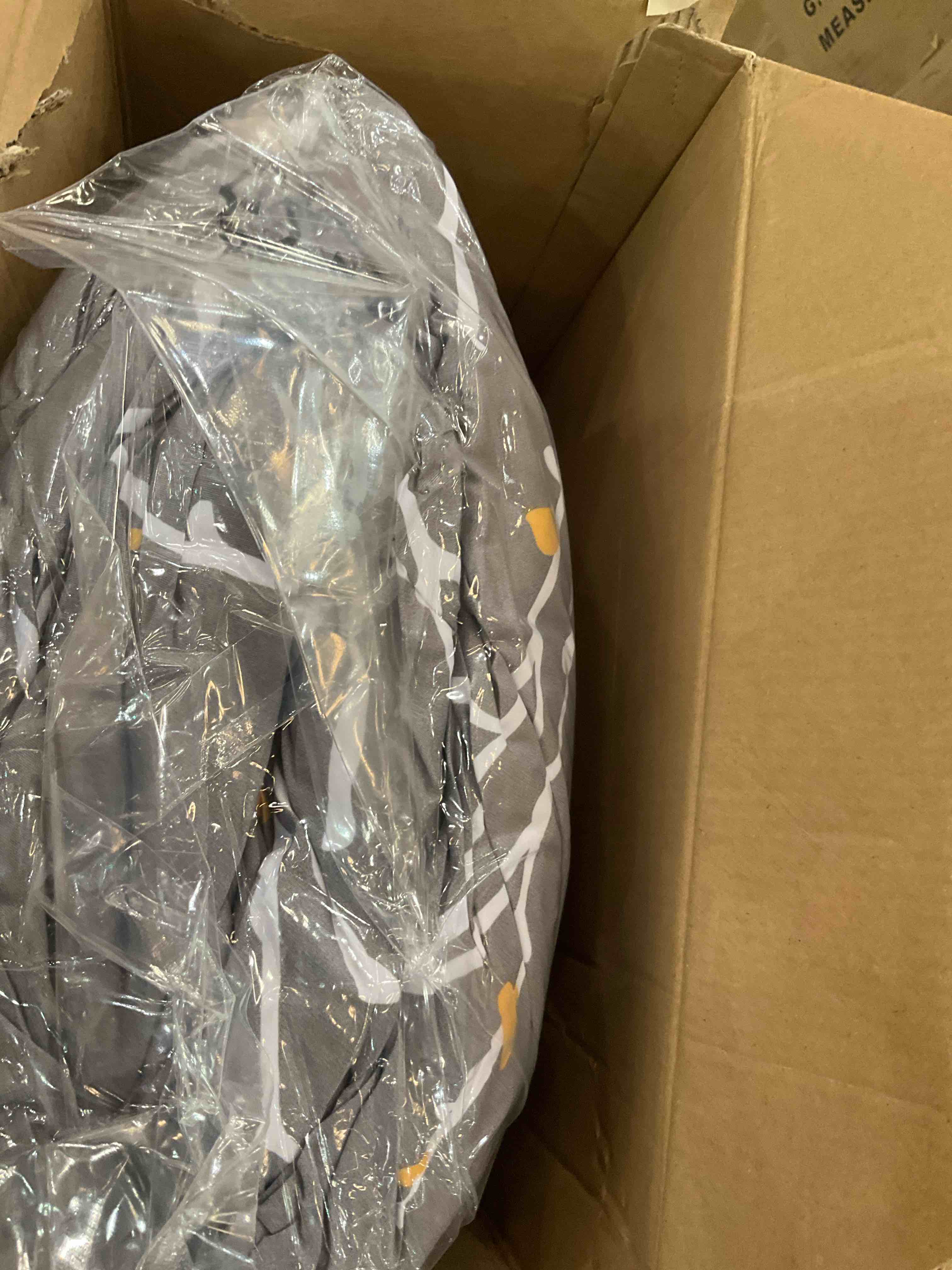 https://s3.amazonaws.com/lotting-images-prod/BargainHunt/EXS01084685_1710437572974.jpeg