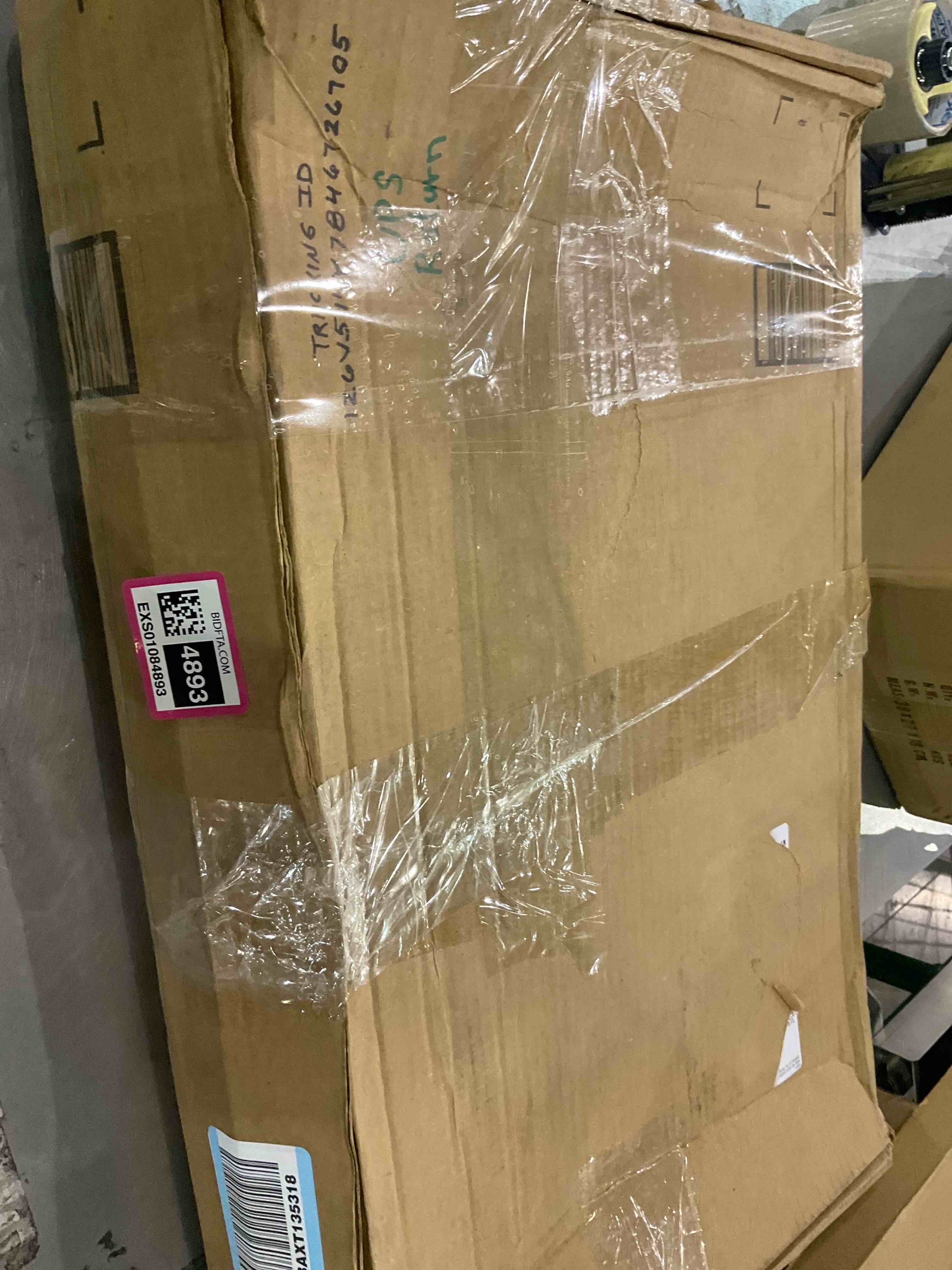 https://s3.amazonaws.com/lotting-images-prod/BargainHunt/EXS01084893_1710761757433.jpeg