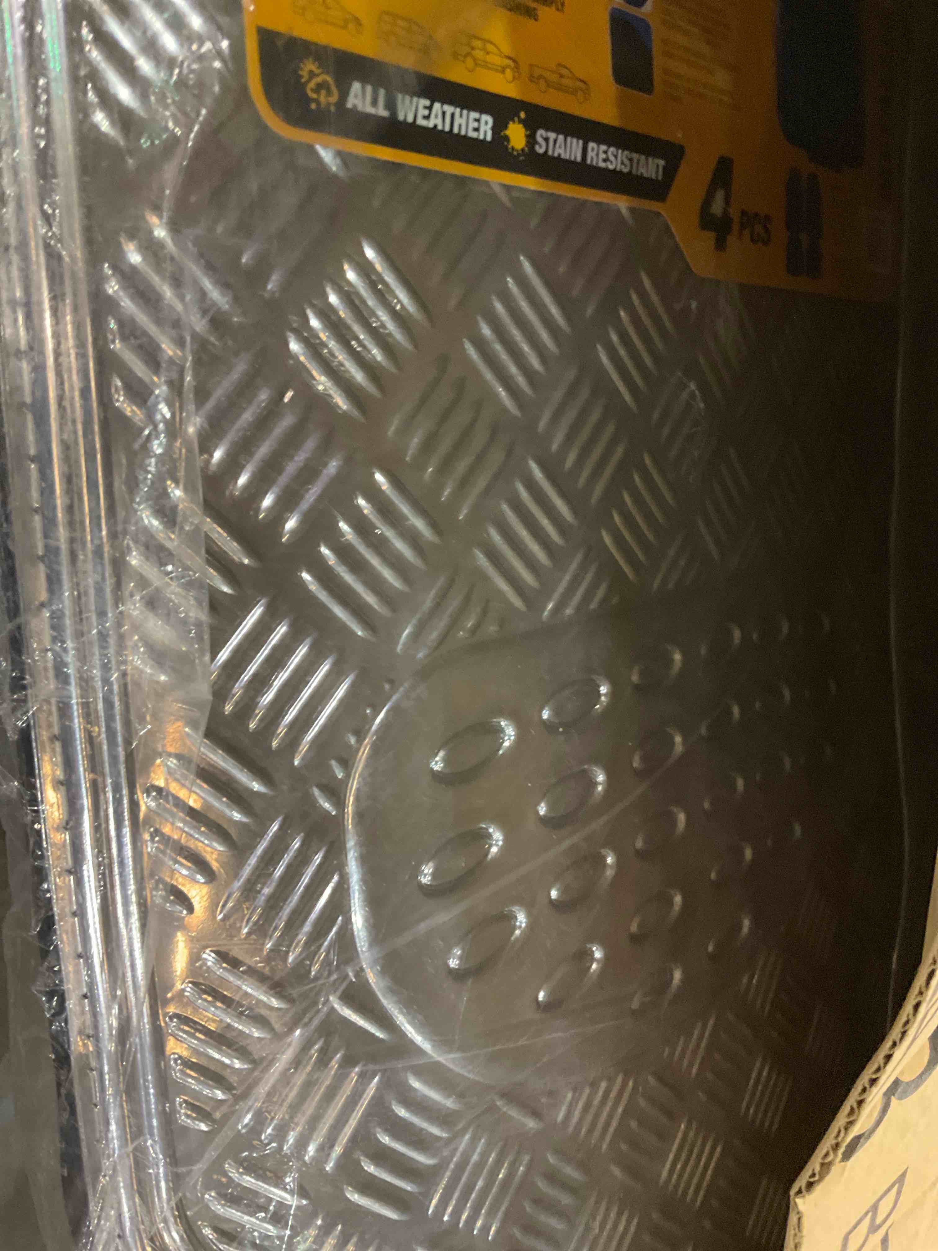 https://s3.amazonaws.com/lotting-images-prod/BargainHunt/EXS01084925_1710769927934.jpeg