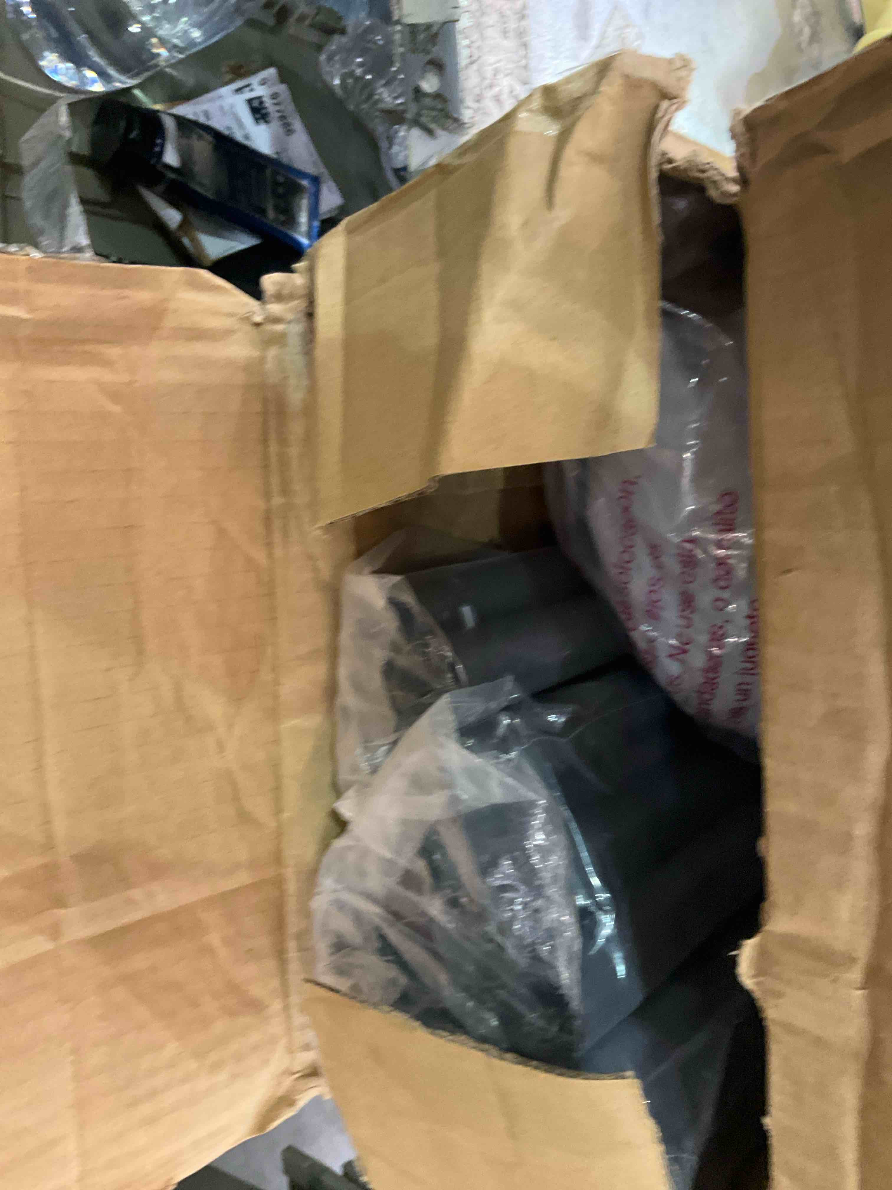 https://s3.amazonaws.com/lotting-images-prod/BargainHunt/EXS01084961_1710776776465.jpeg