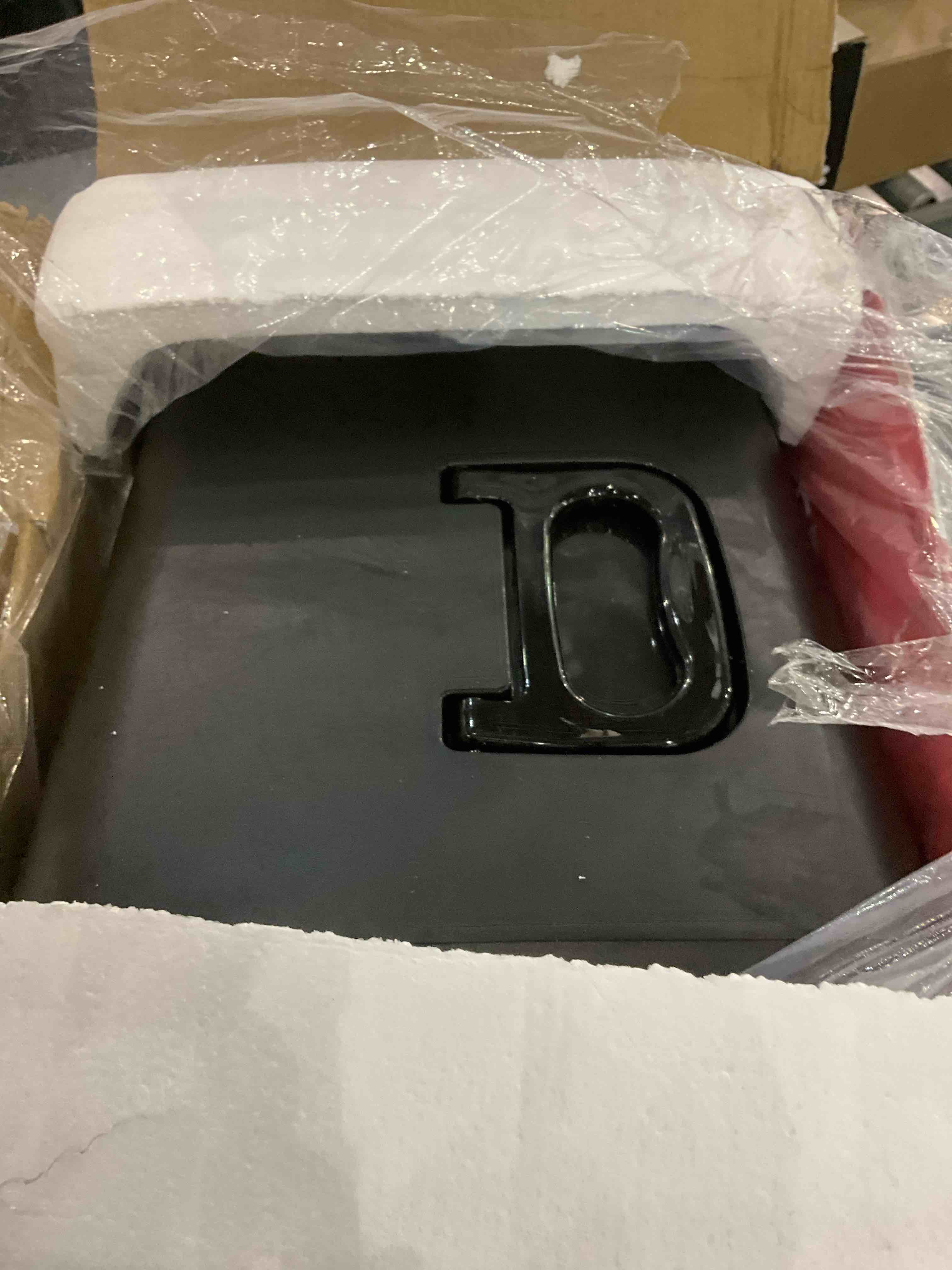 https://s3.amazonaws.com/lotting-images-prod/BargainHunt/EXS01085020_1708692556299.jpeg