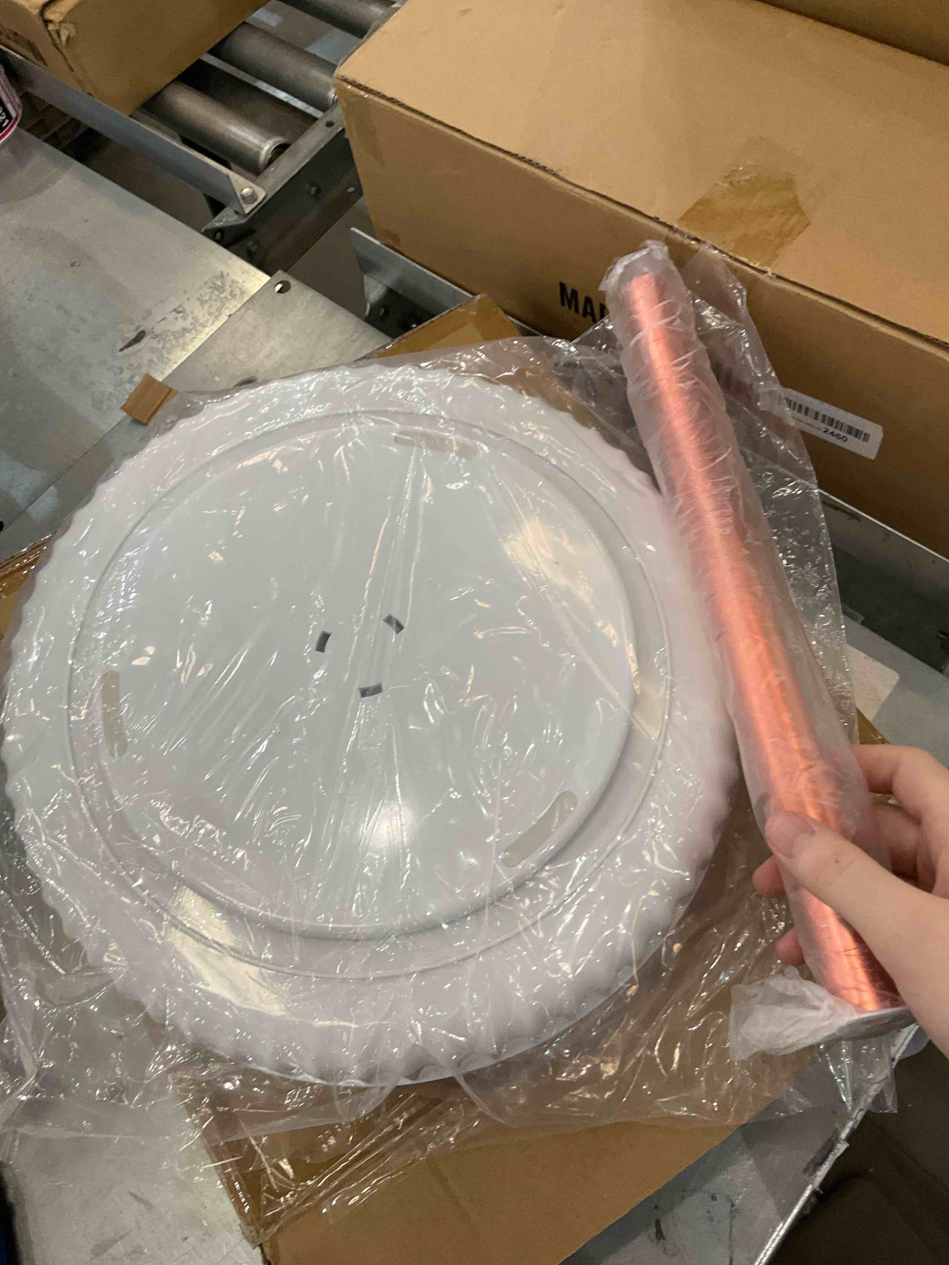 https://s3.amazonaws.com/lotting-images-prod/BargainHunt/EXS01085475_1708964285368.jpeg