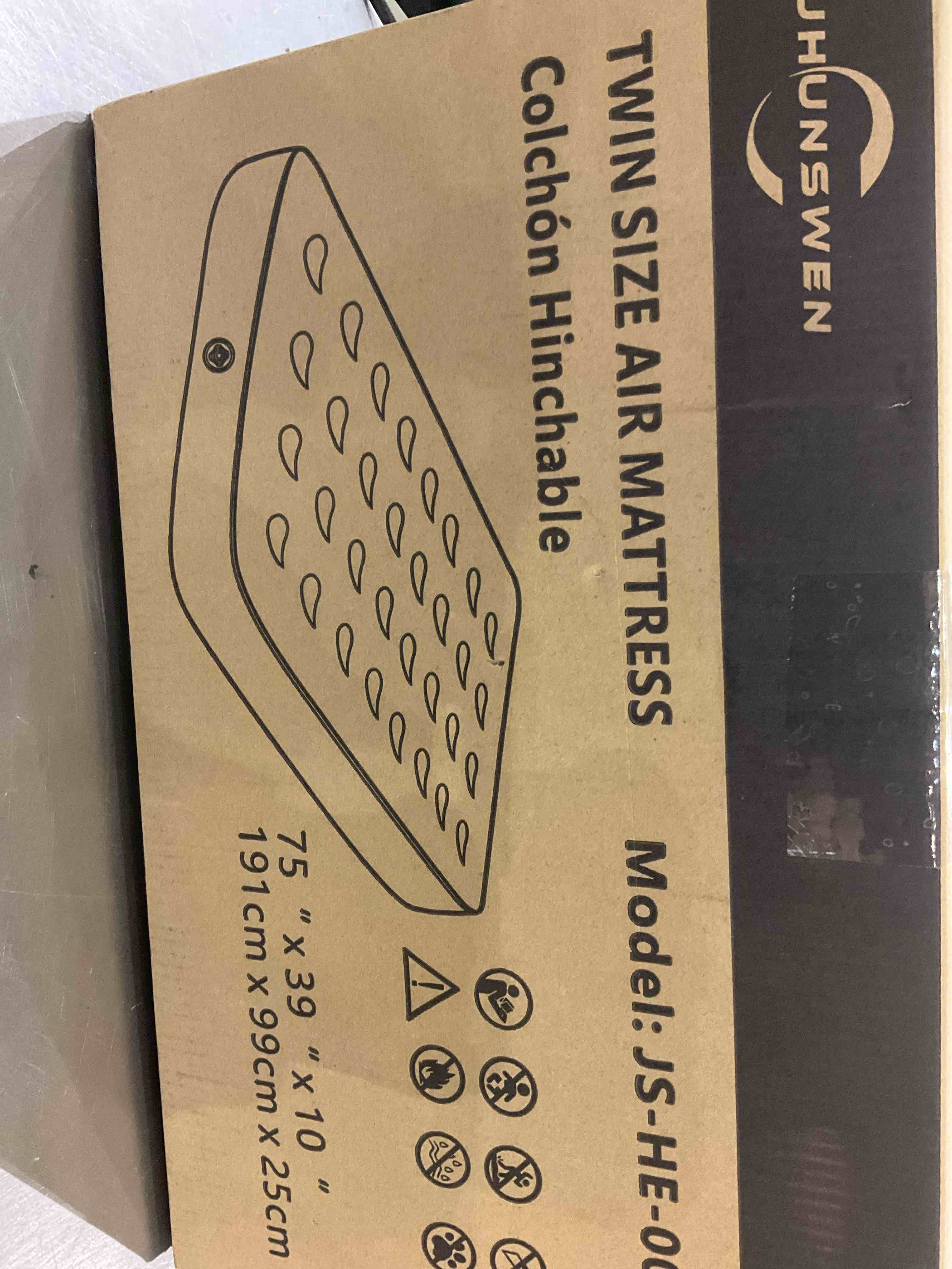 https://s3.amazonaws.com/lotting-images-prod/BargainHunt/EXS01085600_1707767925140.jpeg